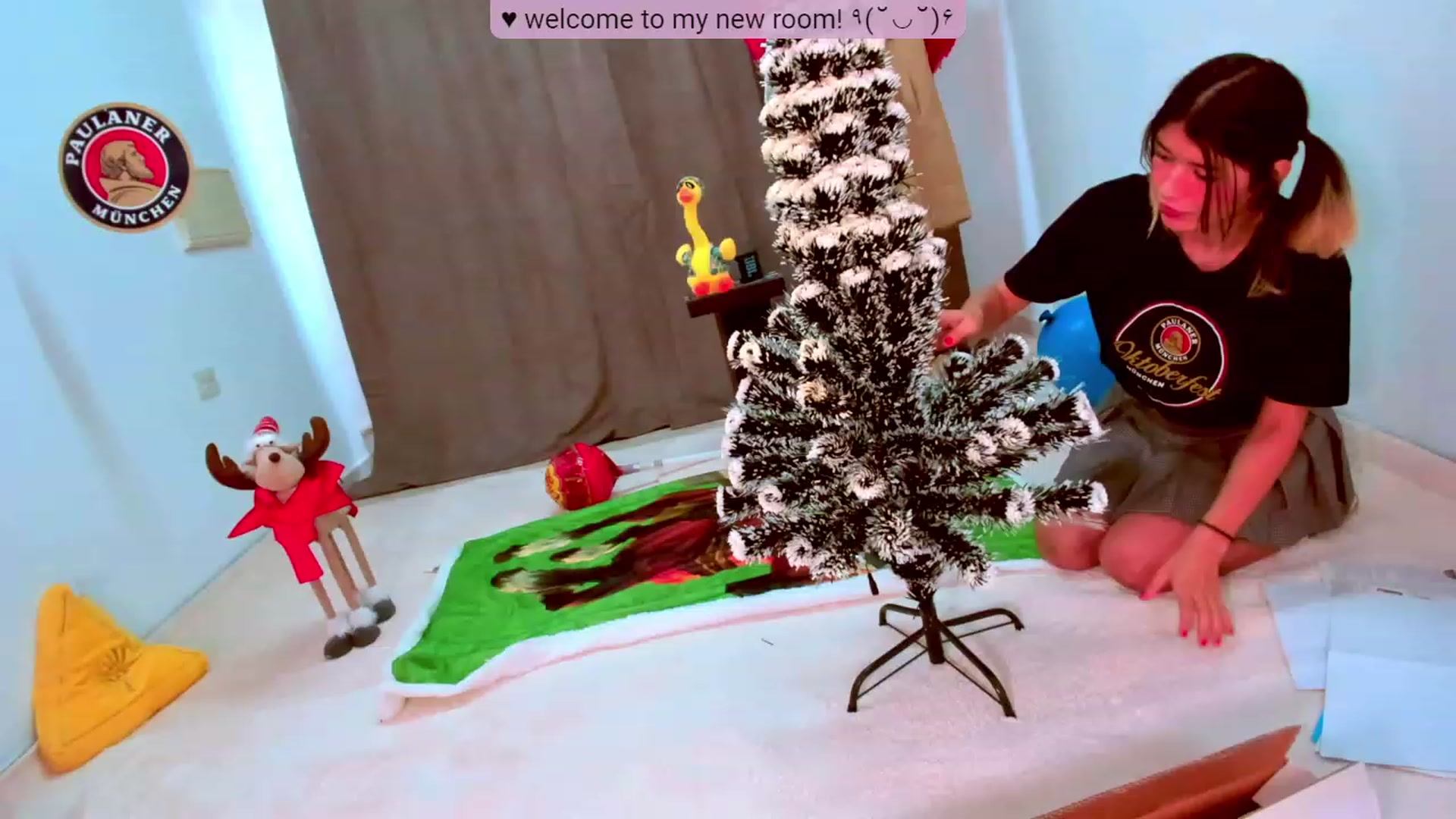 Gallery image thumbnail from Agostinha_Red's myfreecams stream on, 11/06/2023, 11:06 image 4 of 20
