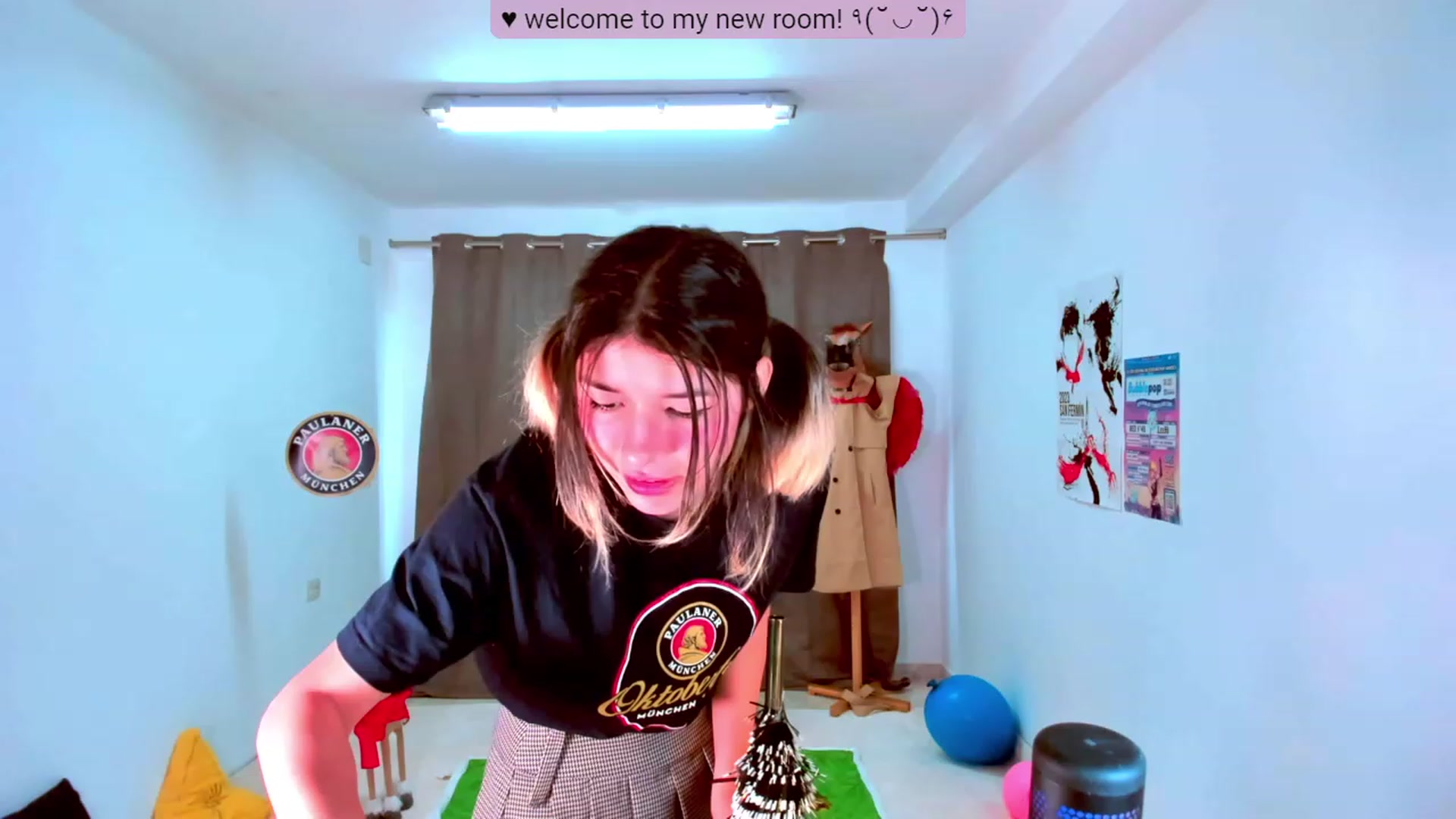 Gallery image thumbnail from Agostinha_Red's myfreecams stream on, 11/06/2023, 11:06 image 3 of 20