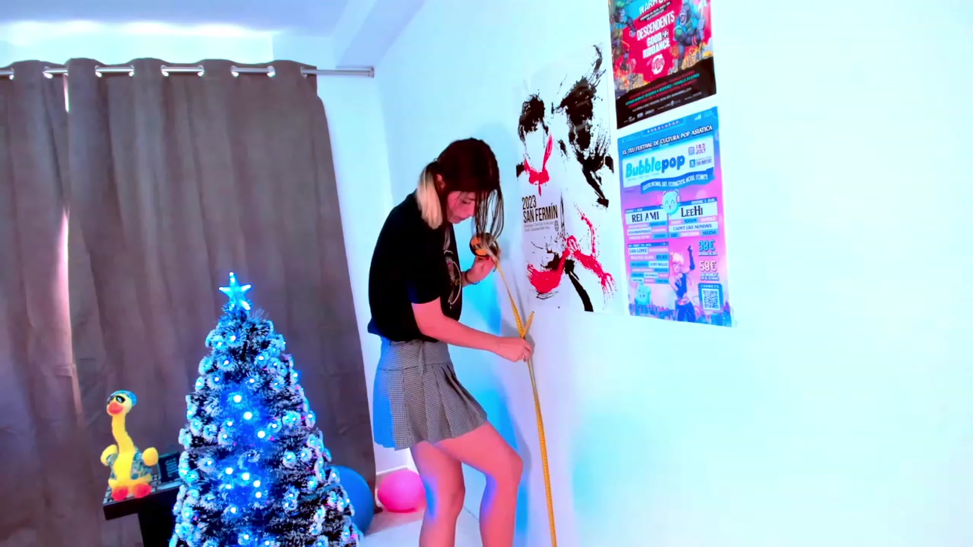 Gallery image thumbnail from Agostinha_Red's myfreecams stream on, 11/06/2023, 12:33 image 16 of 20