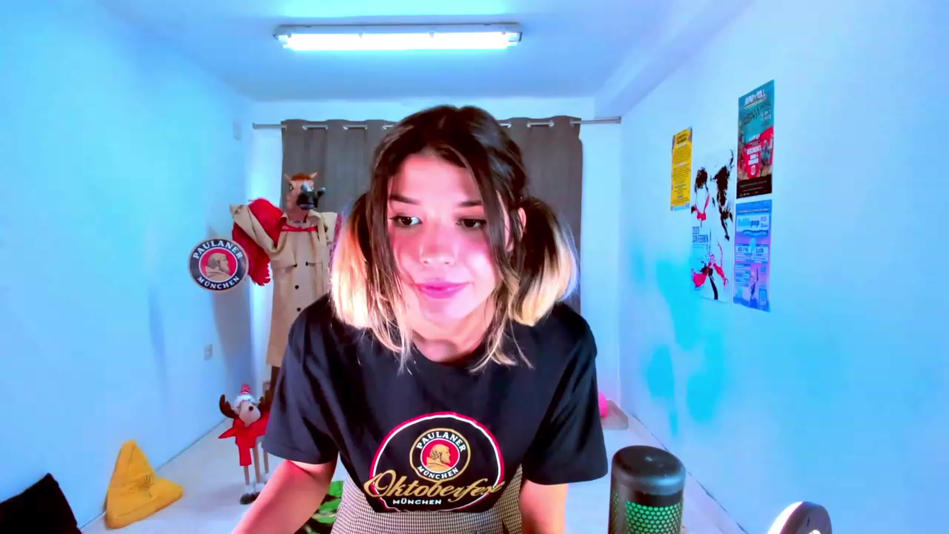 Gallery image thumbnail from Agostinha_Red's myfreecams stream on, 11/06/2023, 14:00 image 2 of 20