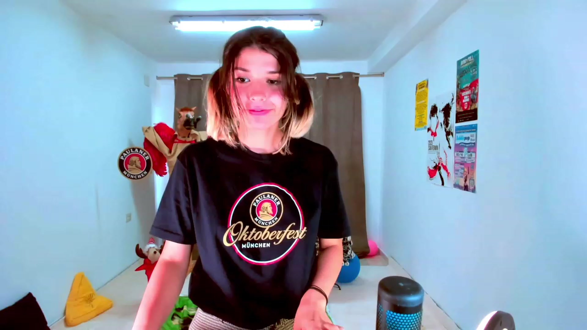 Gallery image thumbnail from Agostinha_Red's myfreecams stream on, 11/06/2023, 14:00 image 8 of 20