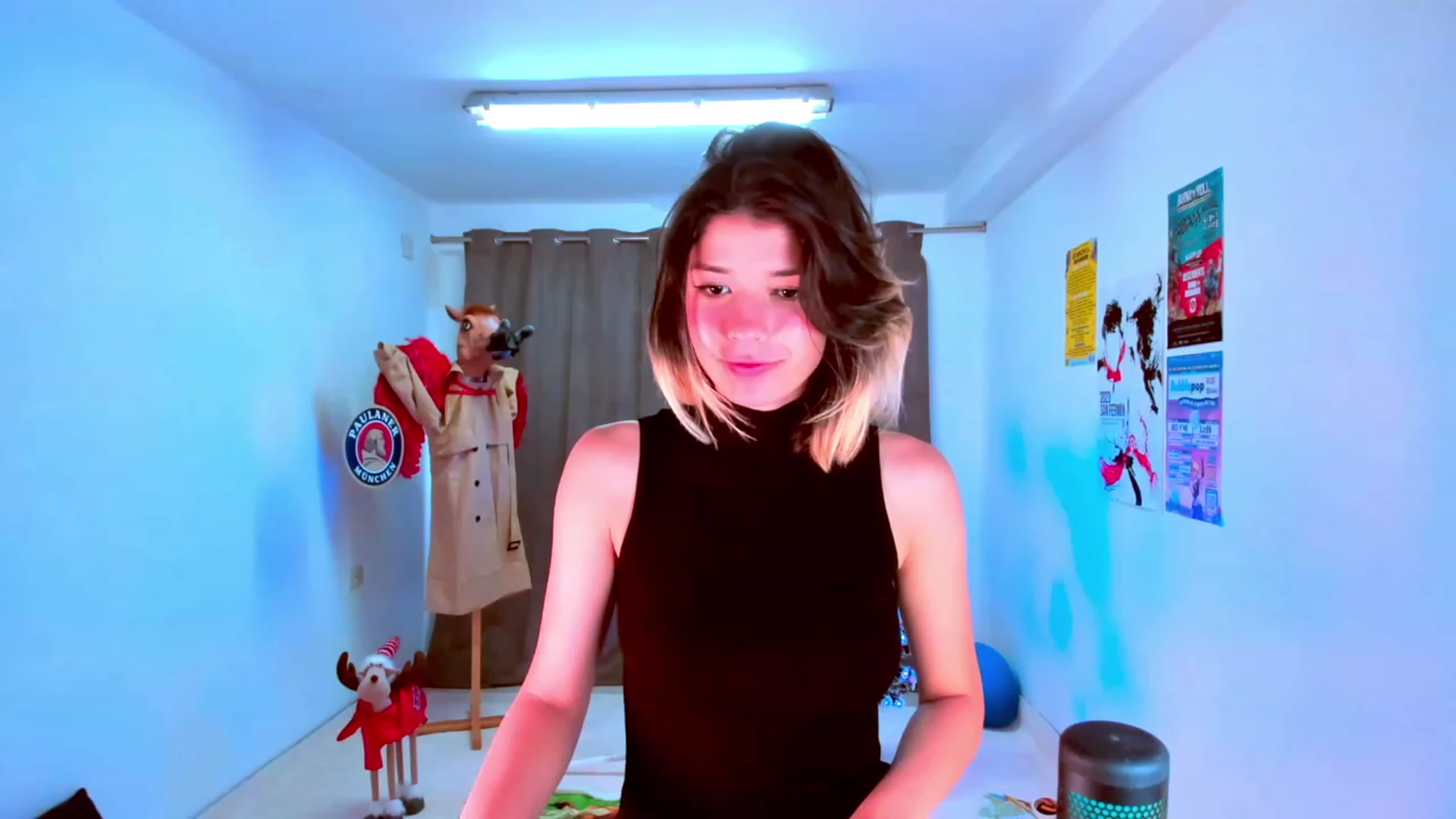 Gallery image thumbnail from Agostinha_Red's myfreecams stream on, 11/07/2023, 10:24 image 3 of 20