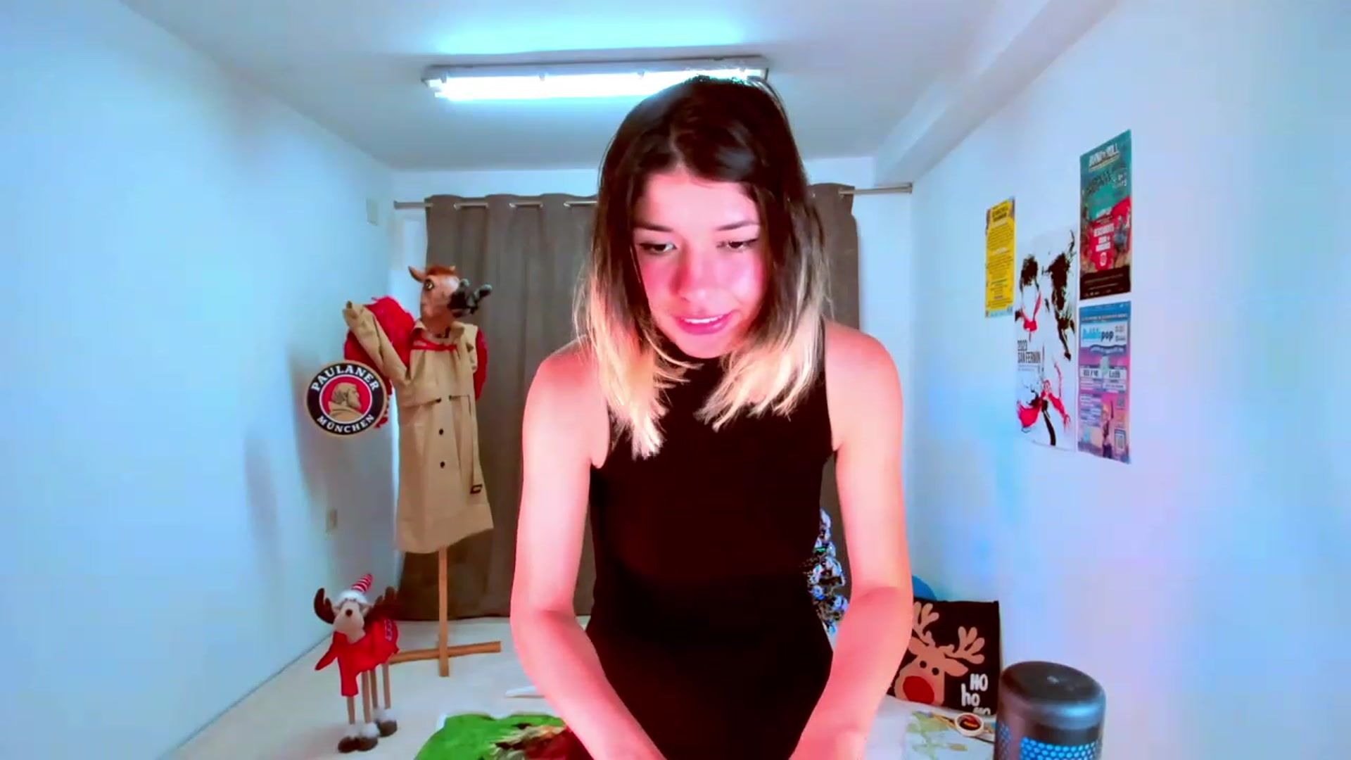 Gallery image thumbnail from Agostinha_Red's myfreecams stream on, 11/07/2023, 10:24 image 19 of 20