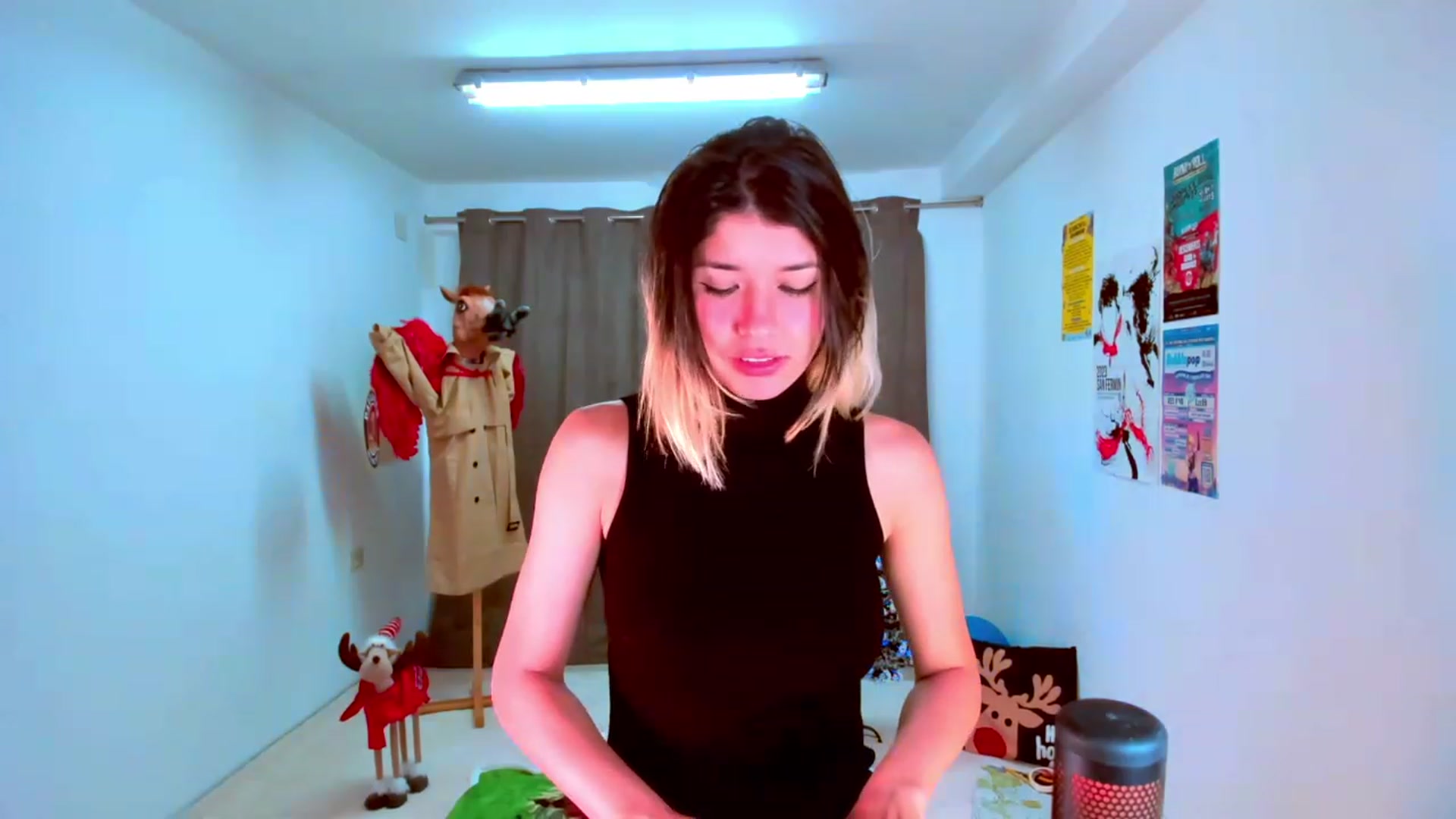 Gallery image thumbnail from Agostinha_Red's myfreecams stream on, 11/07/2023, 10:24 image 16 of 20