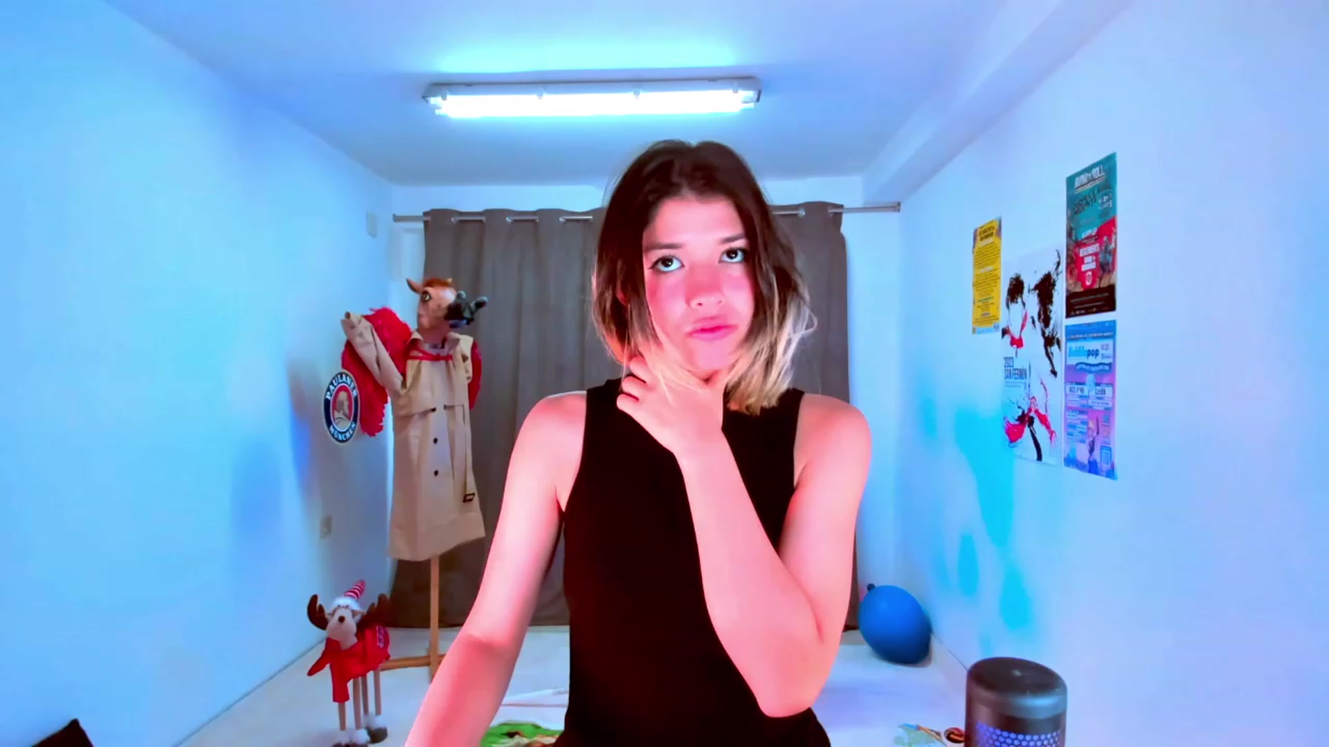 Gallery image thumbnail from Agostinha_Red's myfreecams stream on, 11/07/2023, 10:24 image 1 of 20