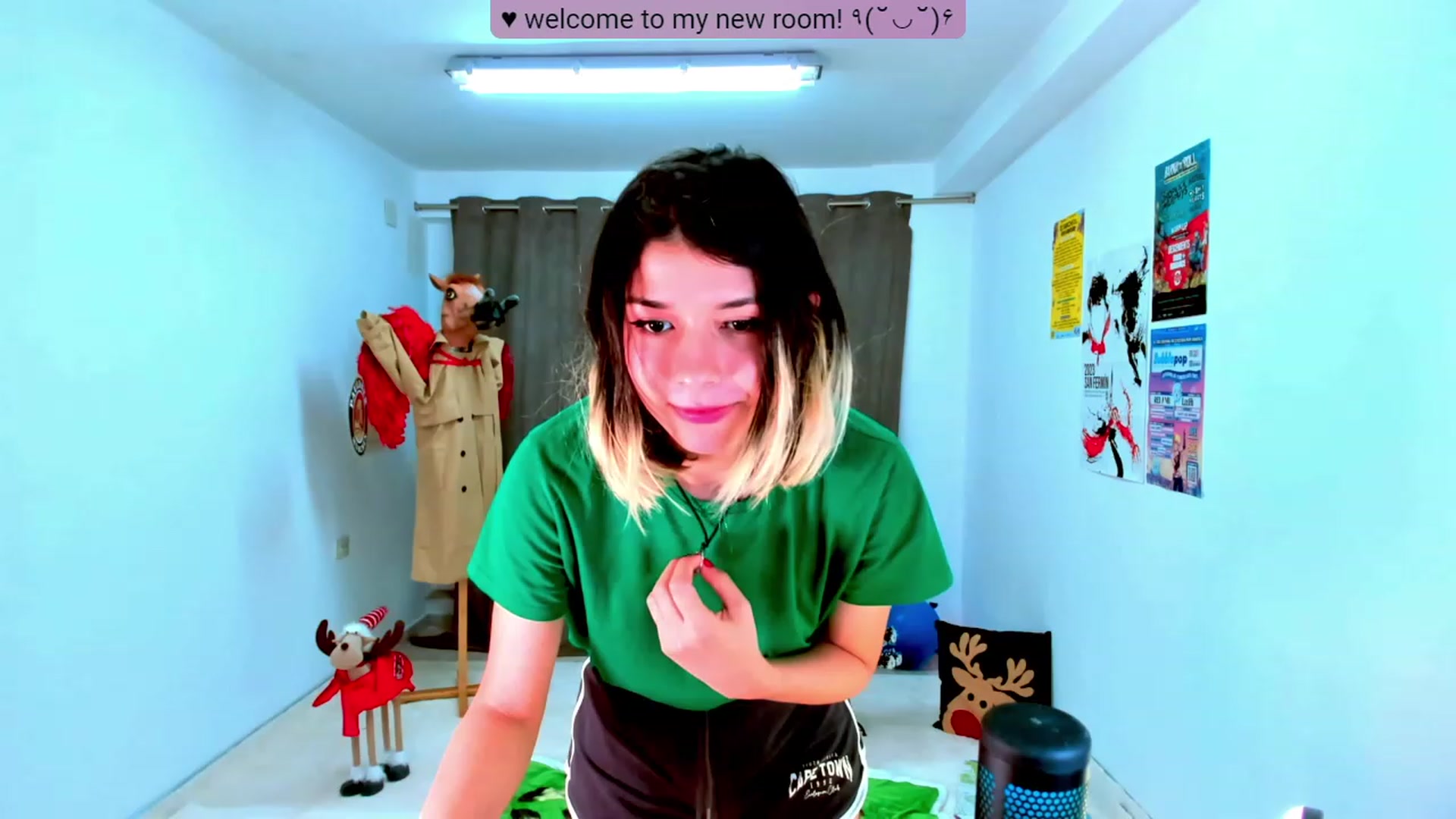 Gallery image thumbnail from Agostinha_Red's myfreecams stream on, 11/07/2023, 17:21 image 18 of 20