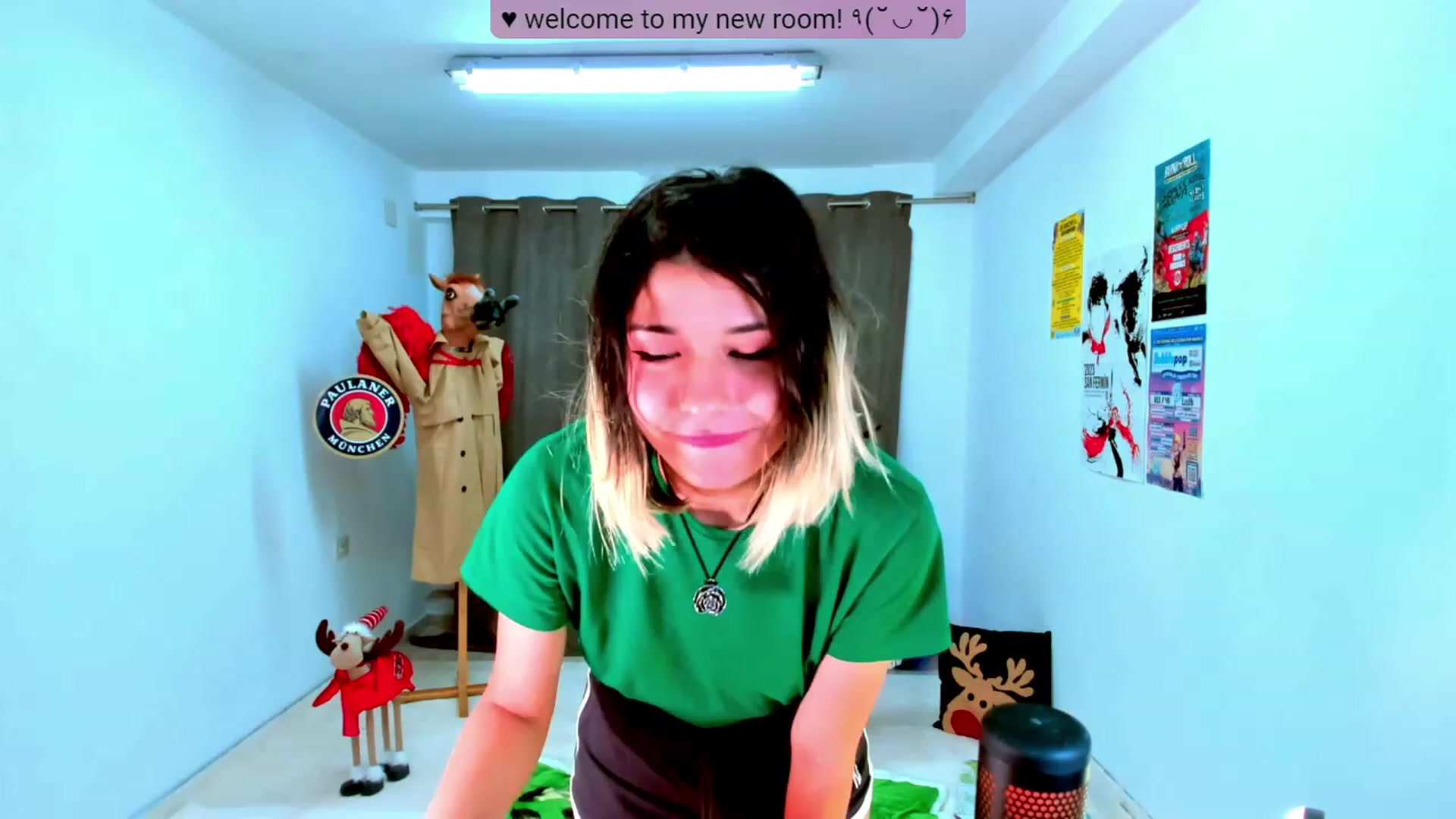 Gallery image thumbnail from Agostinha_Red's myfreecams stream on, 11/07/2023, 17:21 image 14 of 20