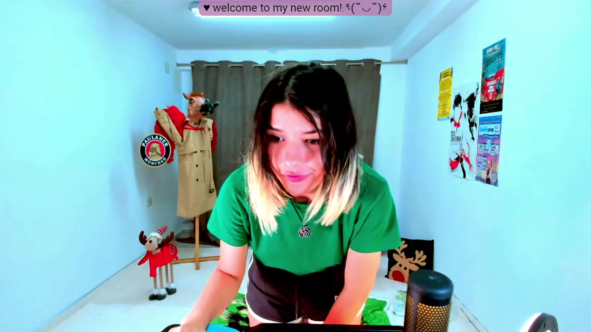 Gallery image thumbnail from Agostinha_Red's myfreecams stream on, 11/07/2023, 17:21 image 6 of 20