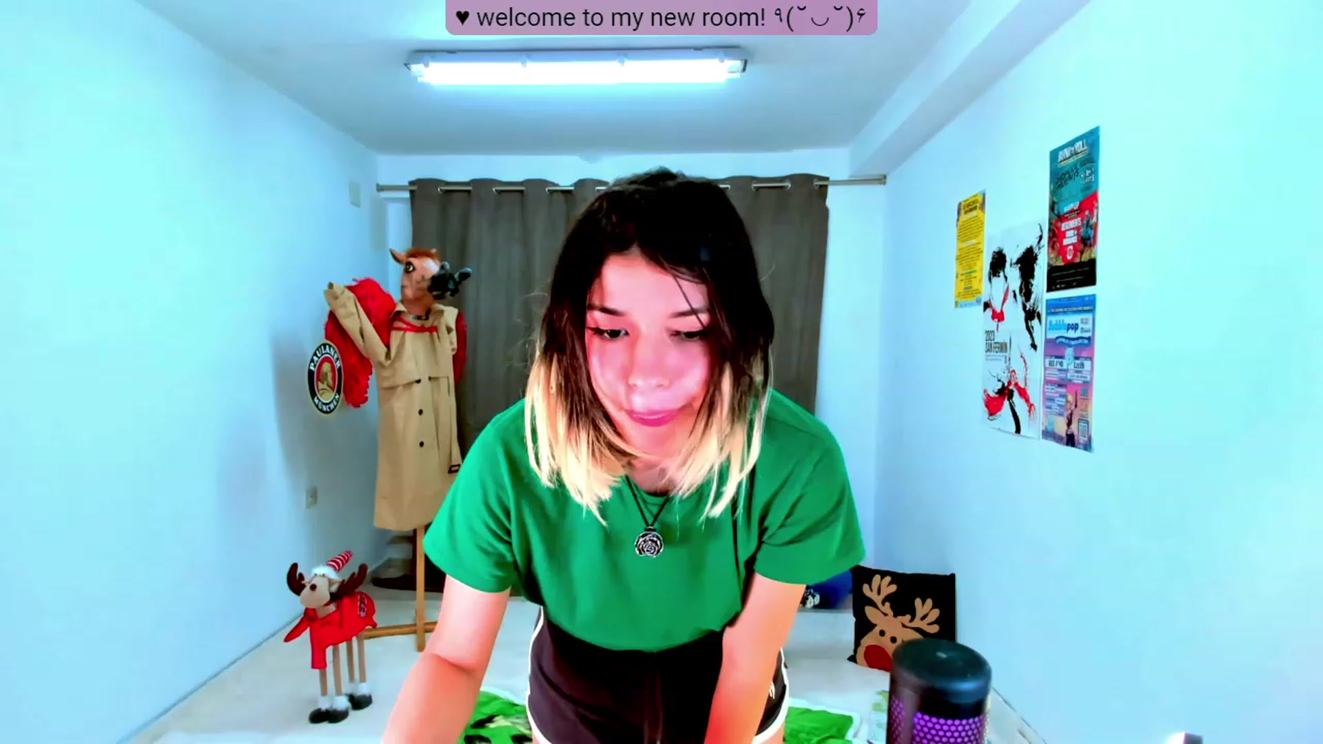 Gallery image thumbnail from Agostinha_Red's myfreecams stream on, 11/07/2023, 17:21 image 19 of 20