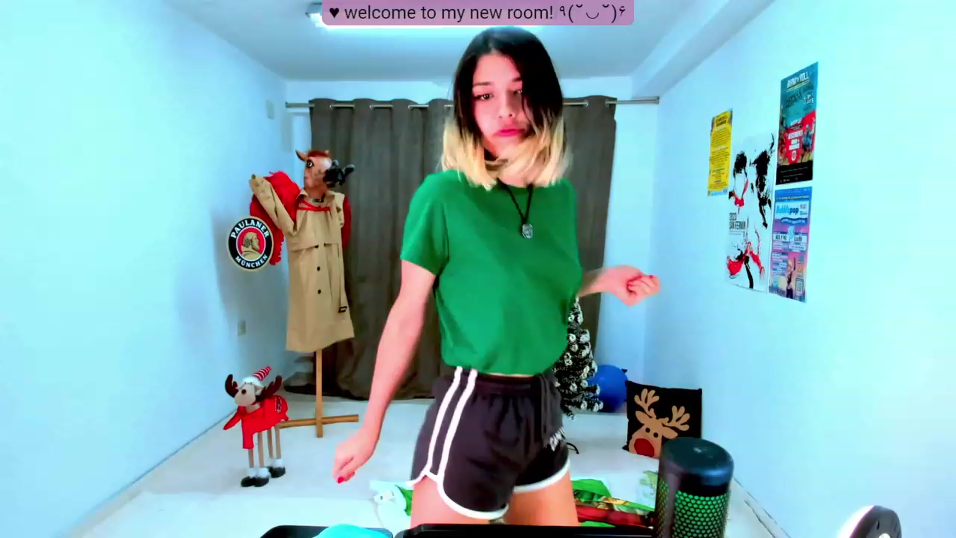 Gallery image thumbnail from Agostinha_Red's myfreecams stream on, 11/07/2023, 17:21 image 1 of 20