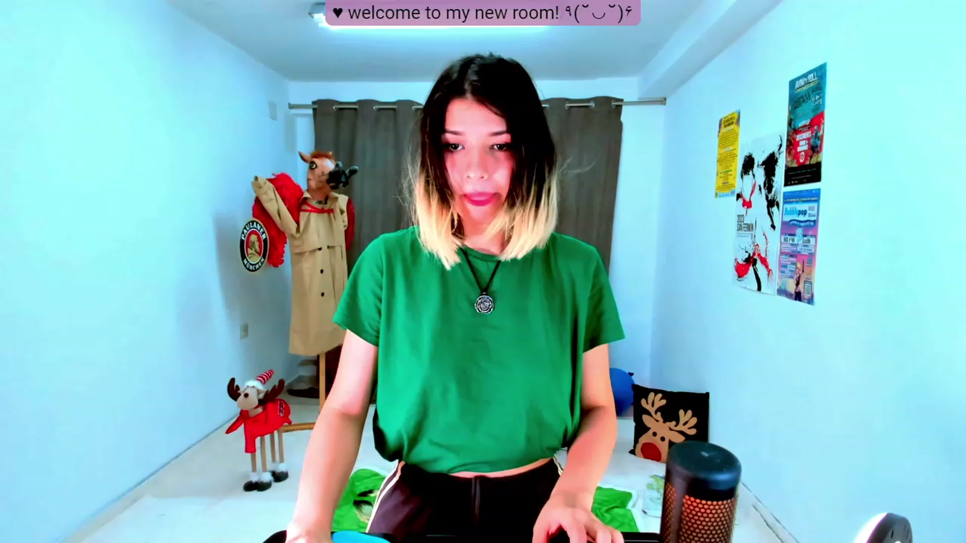Gallery image thumbnail from Agostinha_Red's myfreecams stream on, 11/07/2023, 17:21 image 3 of 20