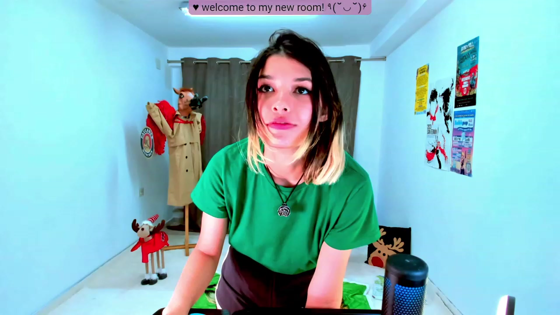Gallery image thumbnail from Agostinha_Red's myfreecams stream on, 11/07/2023, 17:21 image 10 of 20