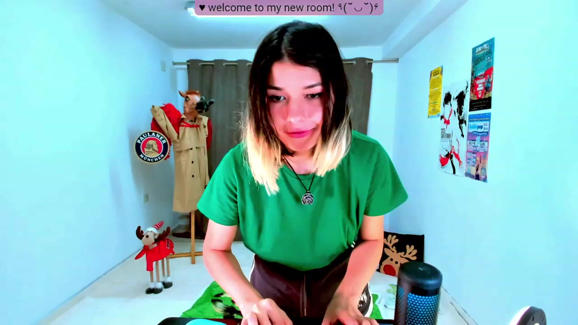 Gallery image thumbnail from Agostinha_Red's myfreecams stream on, 11/07/2023, 17:21 image 7 of 20