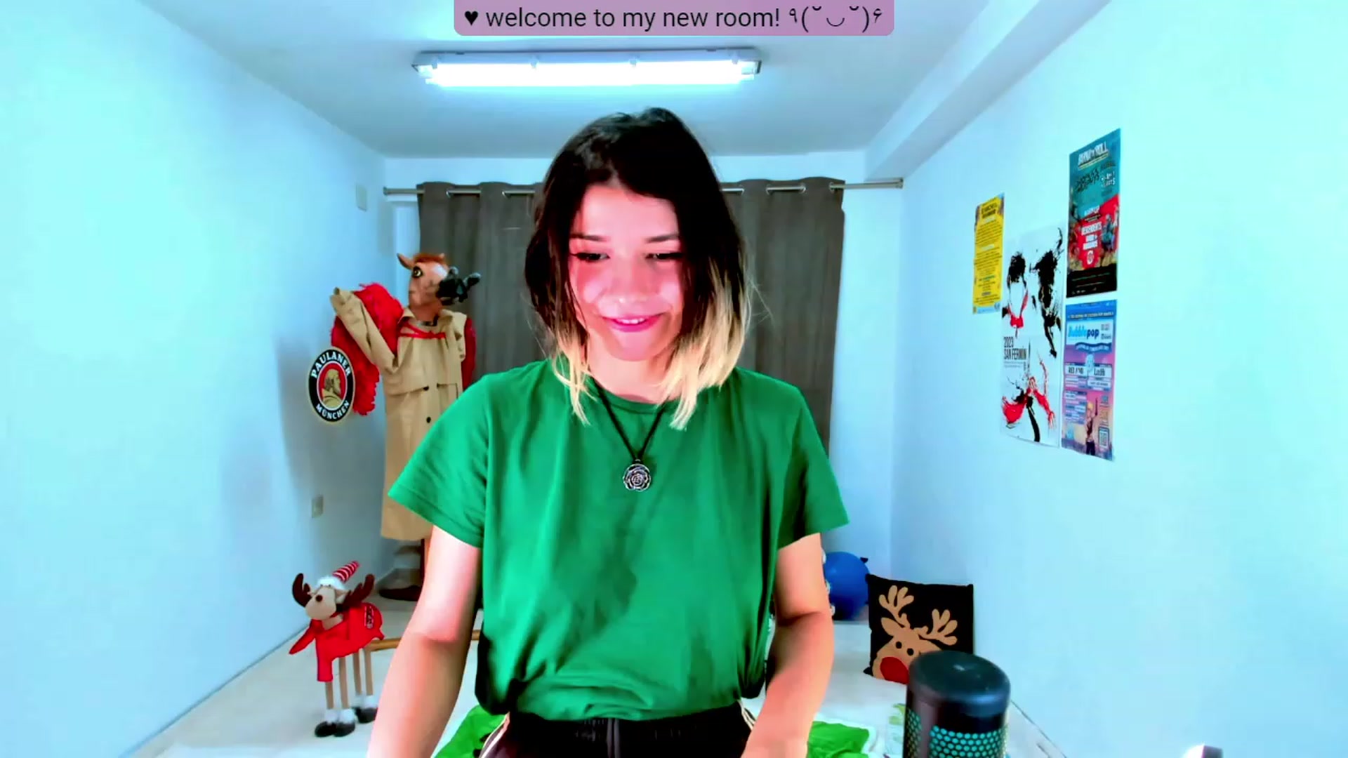 Gallery image thumbnail from Agostinha_Red's myfreecams stream on, 11/07/2023, 17:21 image 15 of 20
