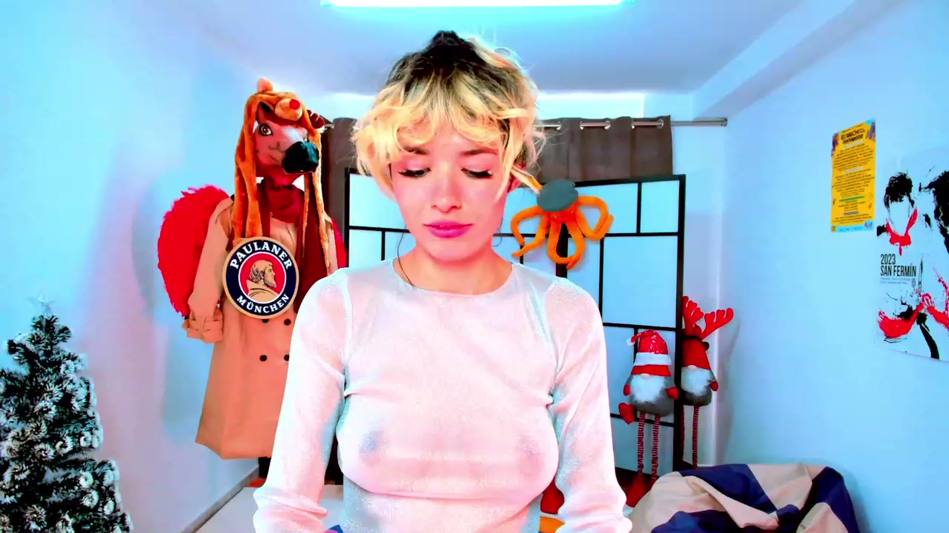 Gallery image thumbnail from Agostinha_Red's myfreecams stream on, 11/24/2023, 12:36 image 8 of 20