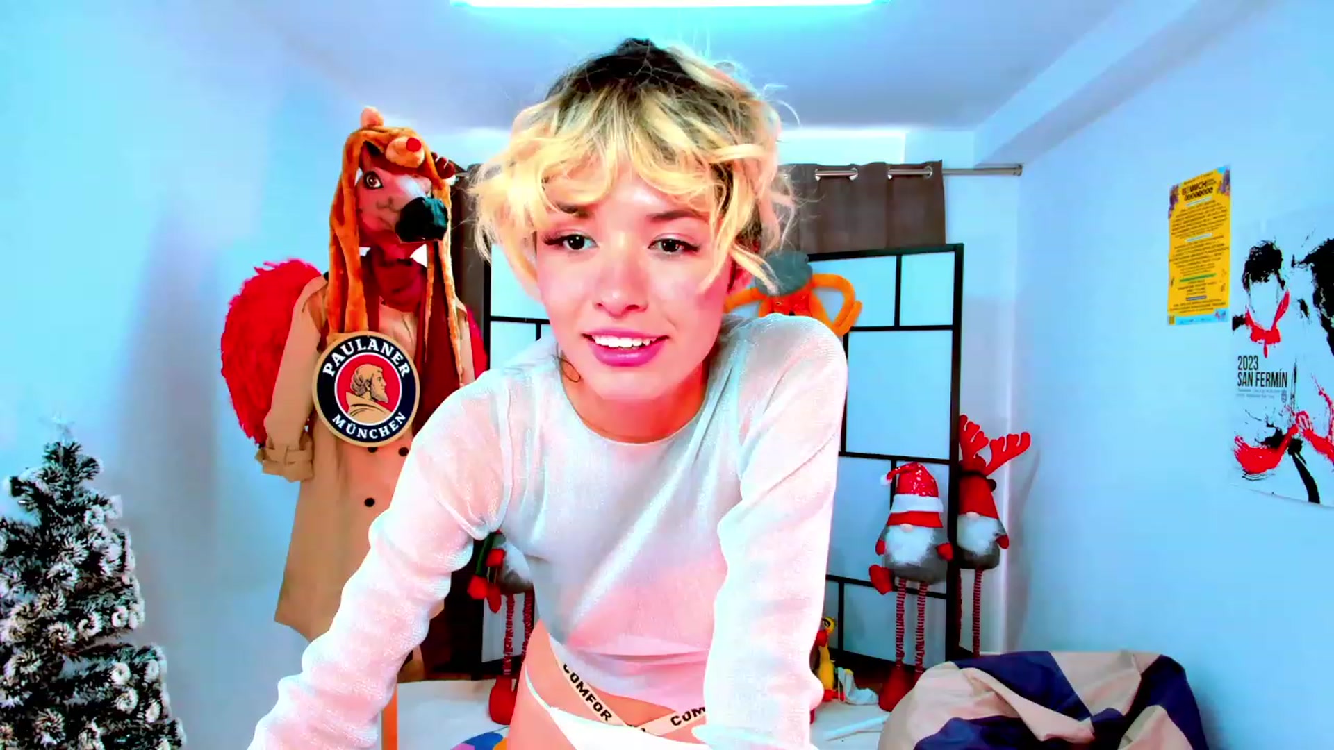Gallery image thumbnail from Agostinha_Red's myfreecams stream on, 11/24/2023, 12:36 image 7 of 20