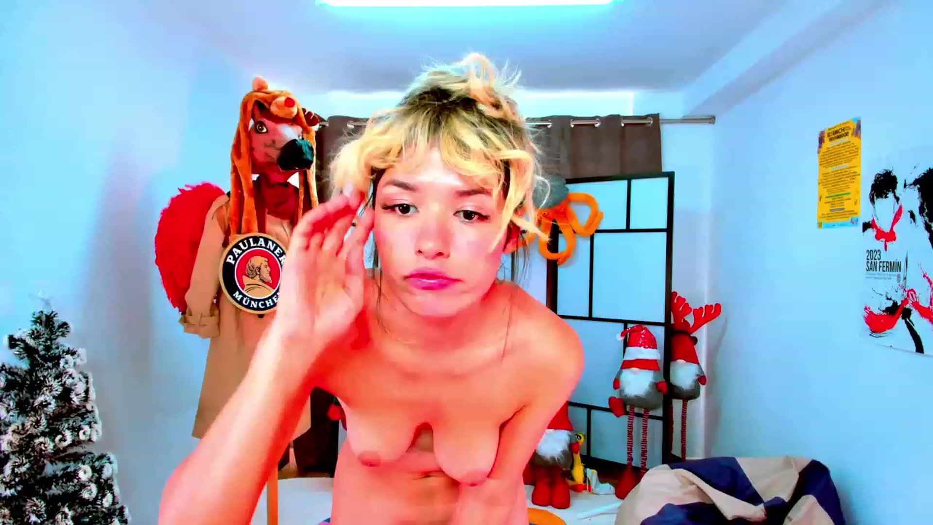 Gallery image thumbnail from Agostinha_Red's myfreecams stream on, 11/24/2023, 12:36 image 13 of 20
