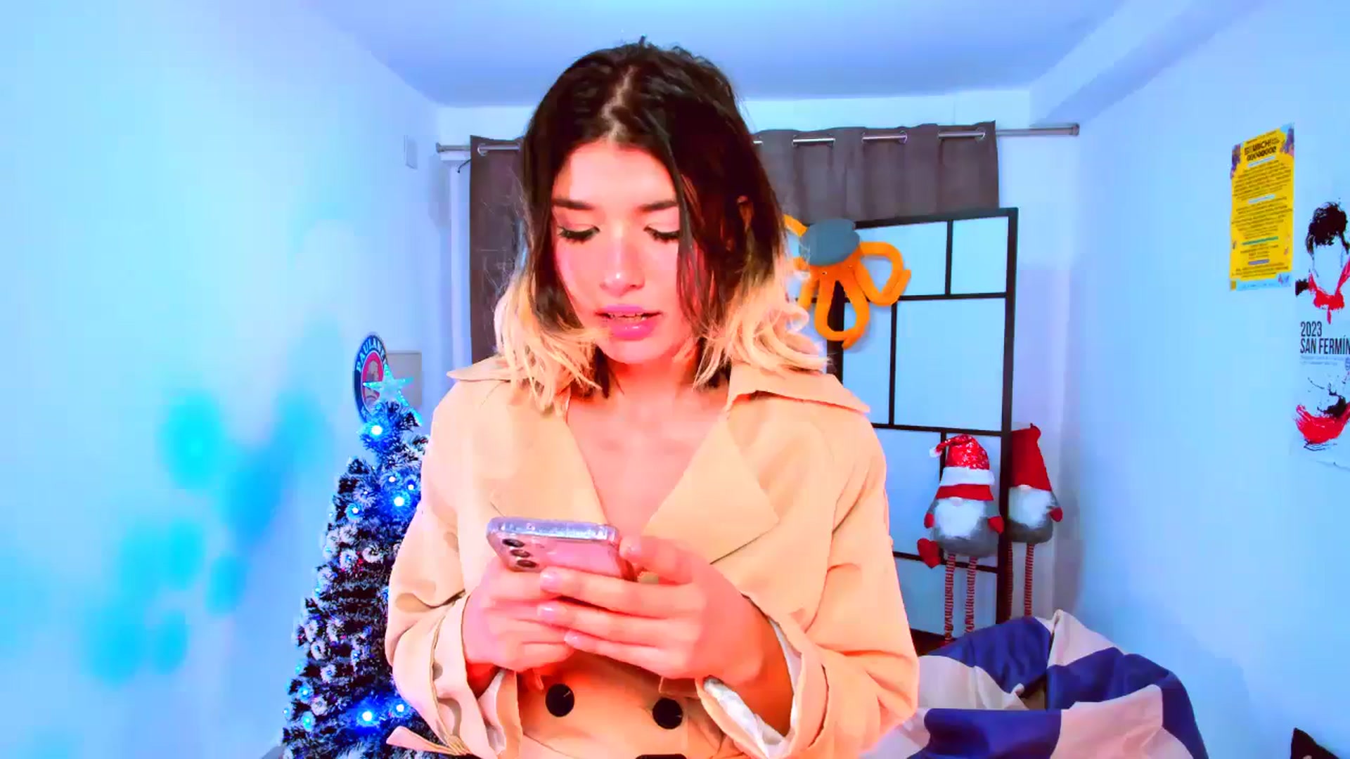 Gallery image thumbnail from Agostinha_Red's myfreecams stream on, 11/25/2023, 17:37 image 7 of 20