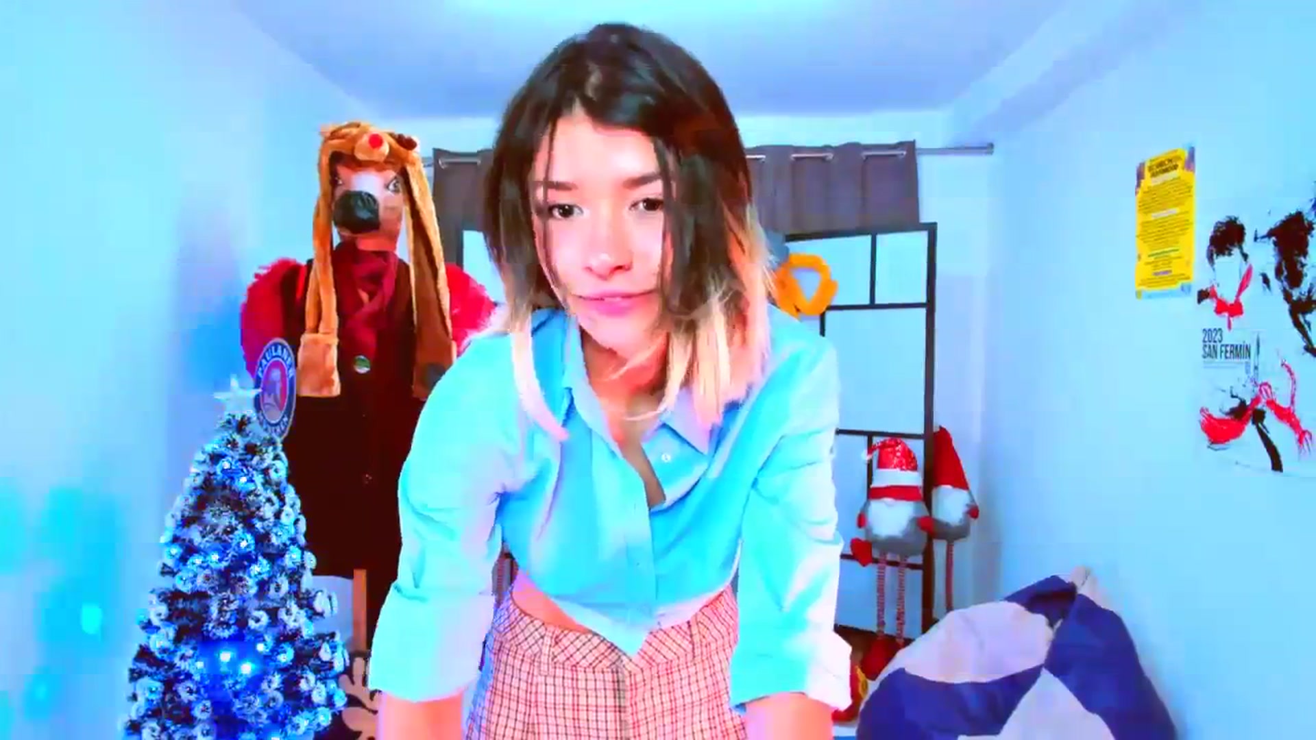 Gallery image thumbnail from Agostinha_Red's myfreecams stream on, 11/26/2023, 10:18 image 10 of 20
