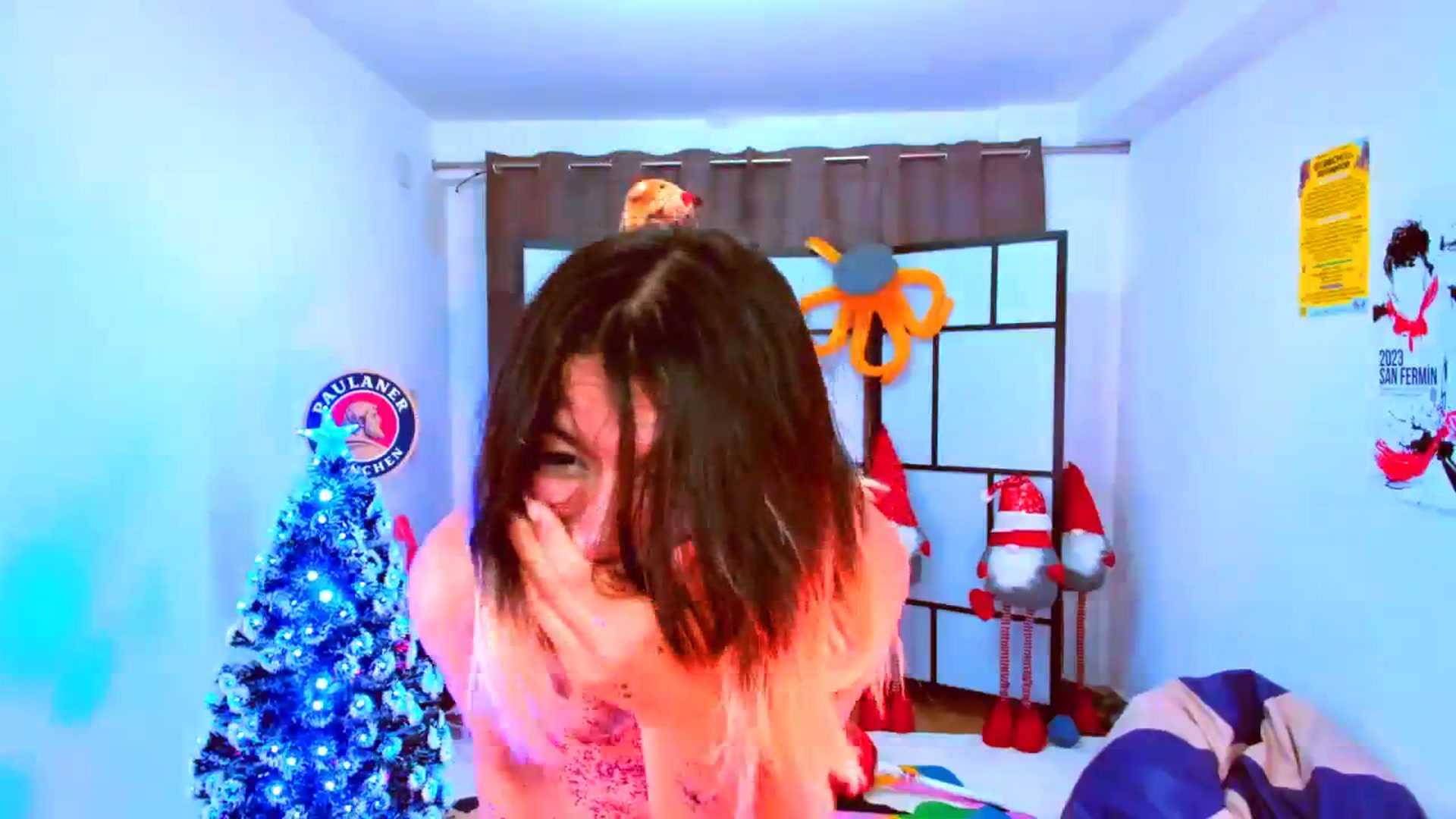Gallery image thumbnail from Agostinha_Red's myfreecams stream on, 11/26/2023, 19:28 image 19 of 20
