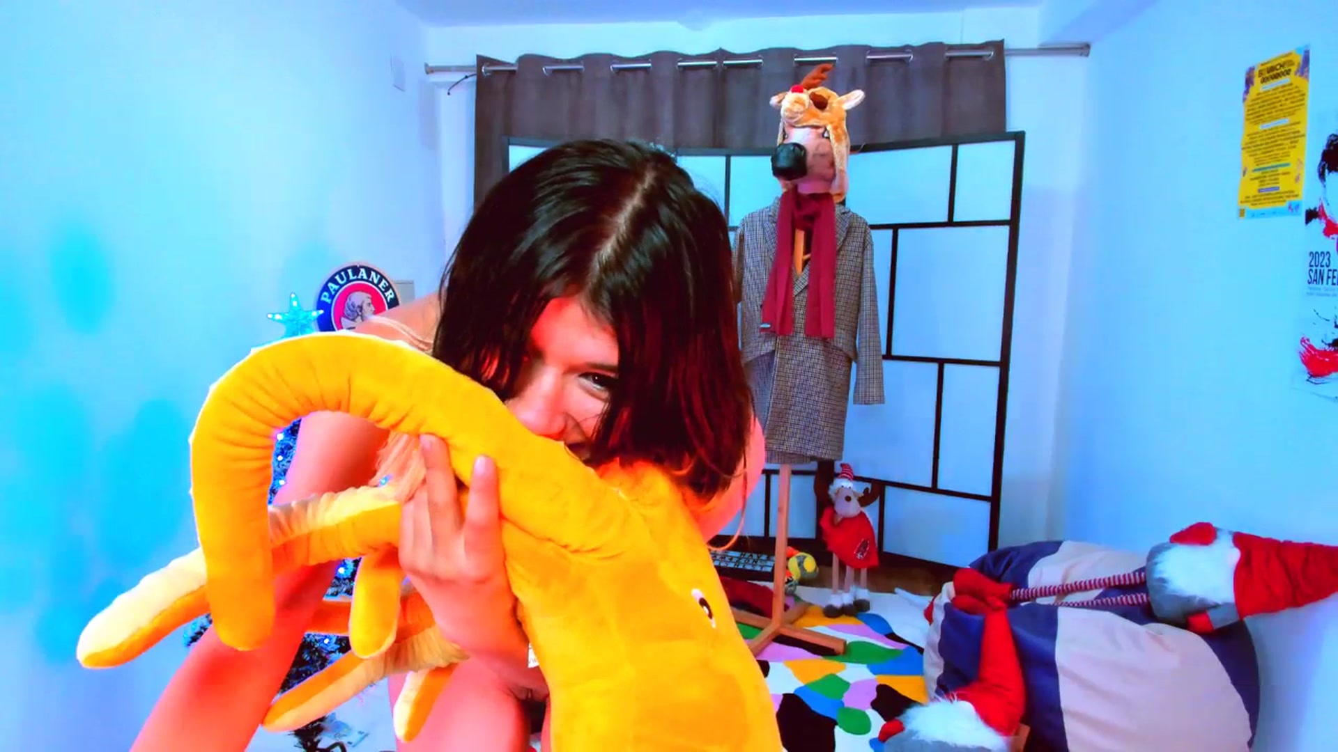 Gallery image thumbnail from Agostinha_Red's myfreecams stream on, 11/29/2023, 17:04 image 14 of 20