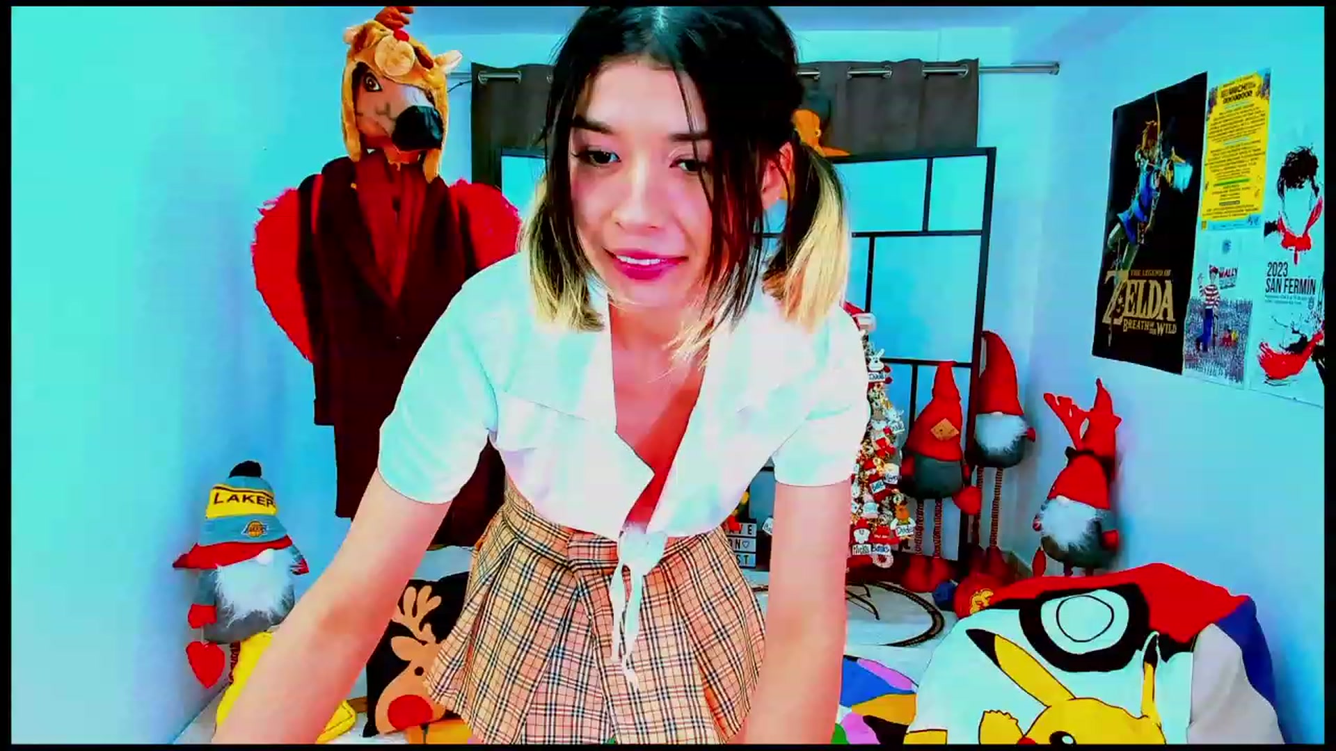 Gallery image thumbnail from Agostinha_Red's myfreecams stream on, 12/17/2023, 10:18 image 13 of 20