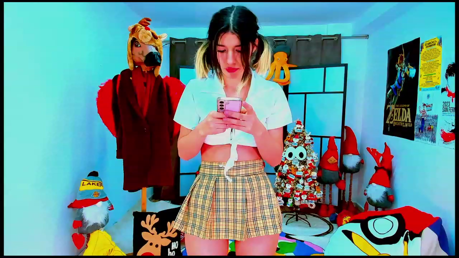 Gallery image thumbnail from Agostinha_Red's myfreecams stream on, 12/17/2023, 10:18 image 6 of 20