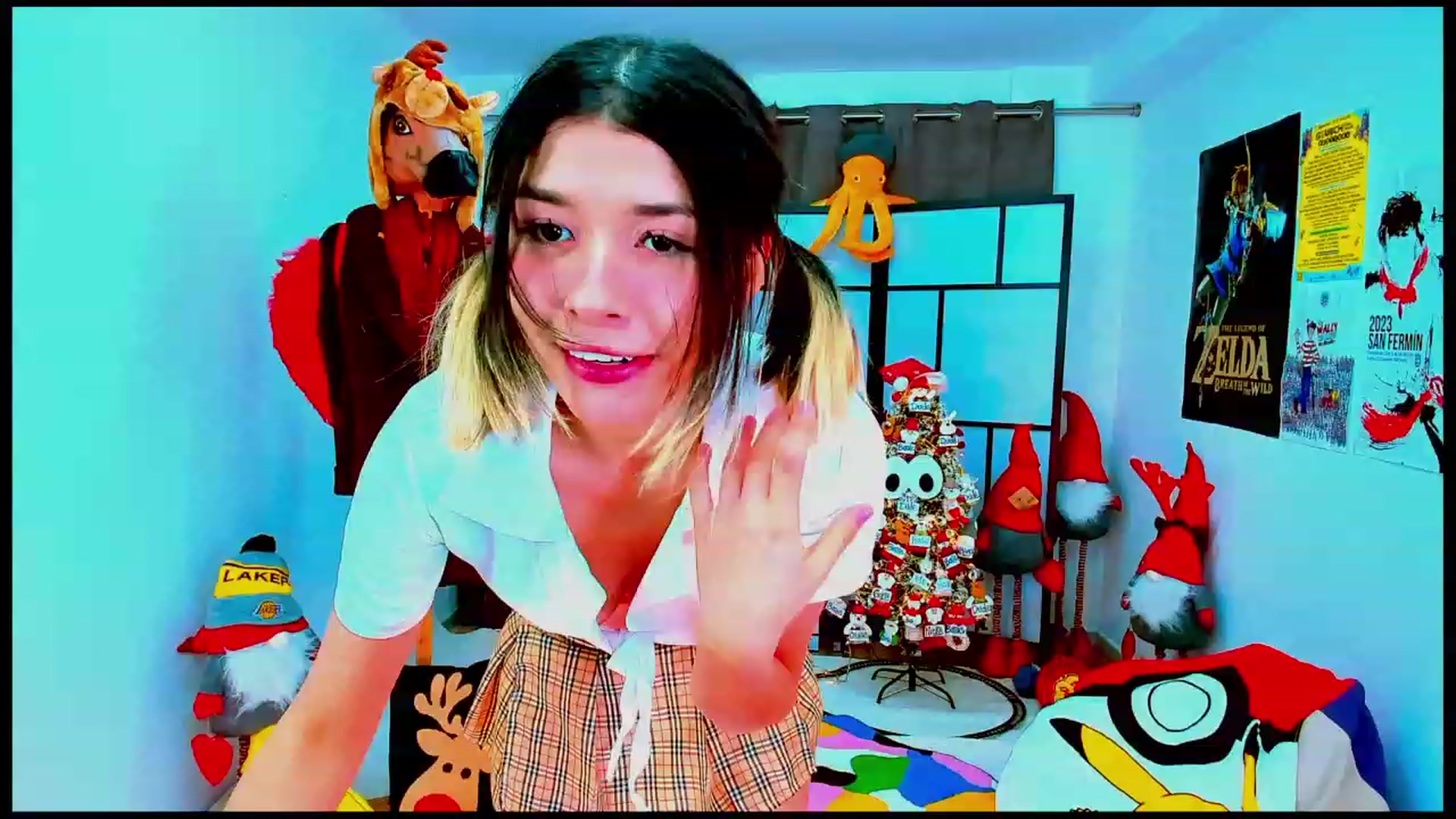 Gallery image thumbnail from Agostinha_Red's myfreecams stream on, 12/17/2023, 10:18 image 10 of 20