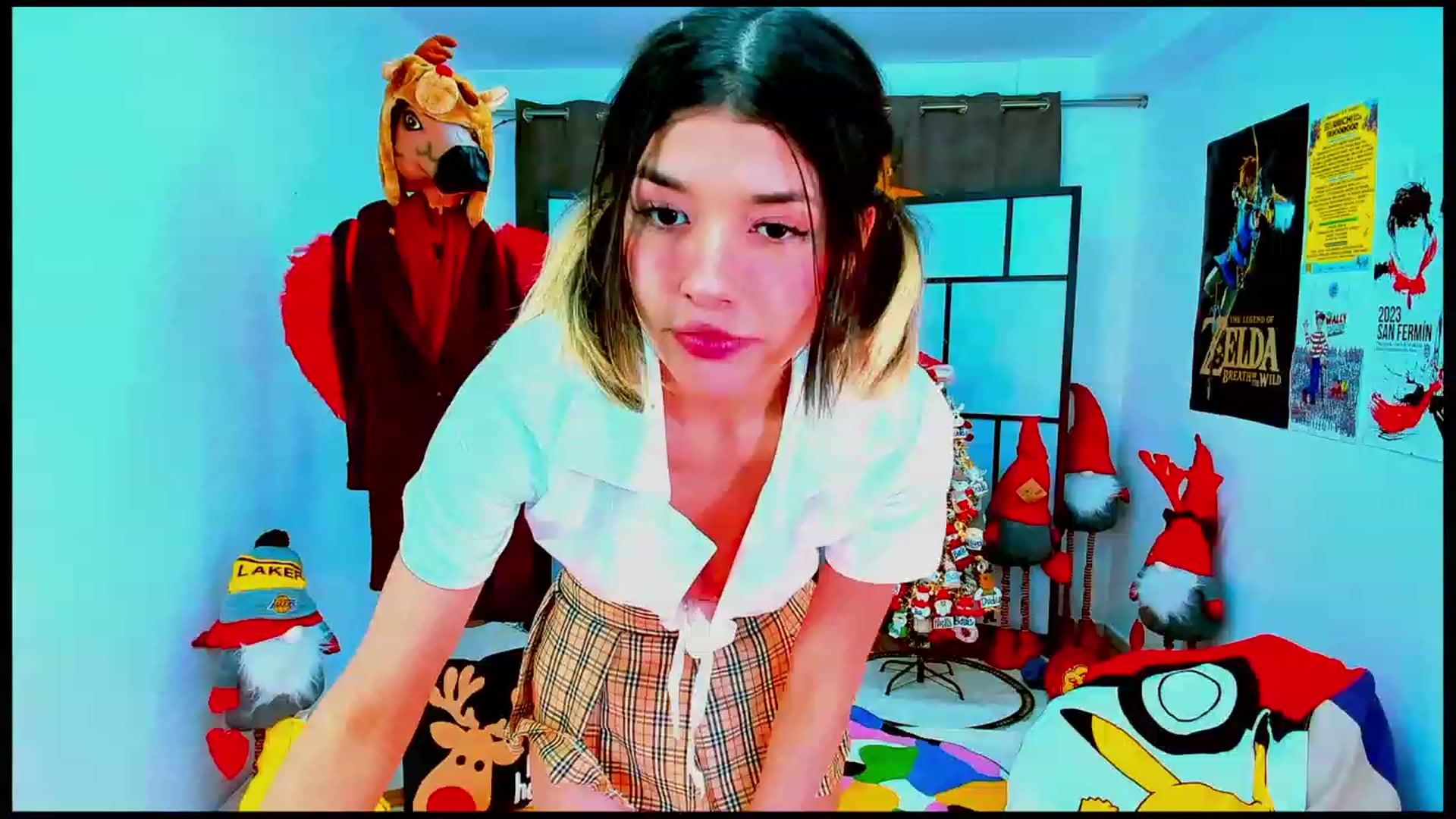 Gallery image thumbnail from Agostinha_Red's myfreecams stream on, 12/17/2023, 10:18 image 16 of 20
