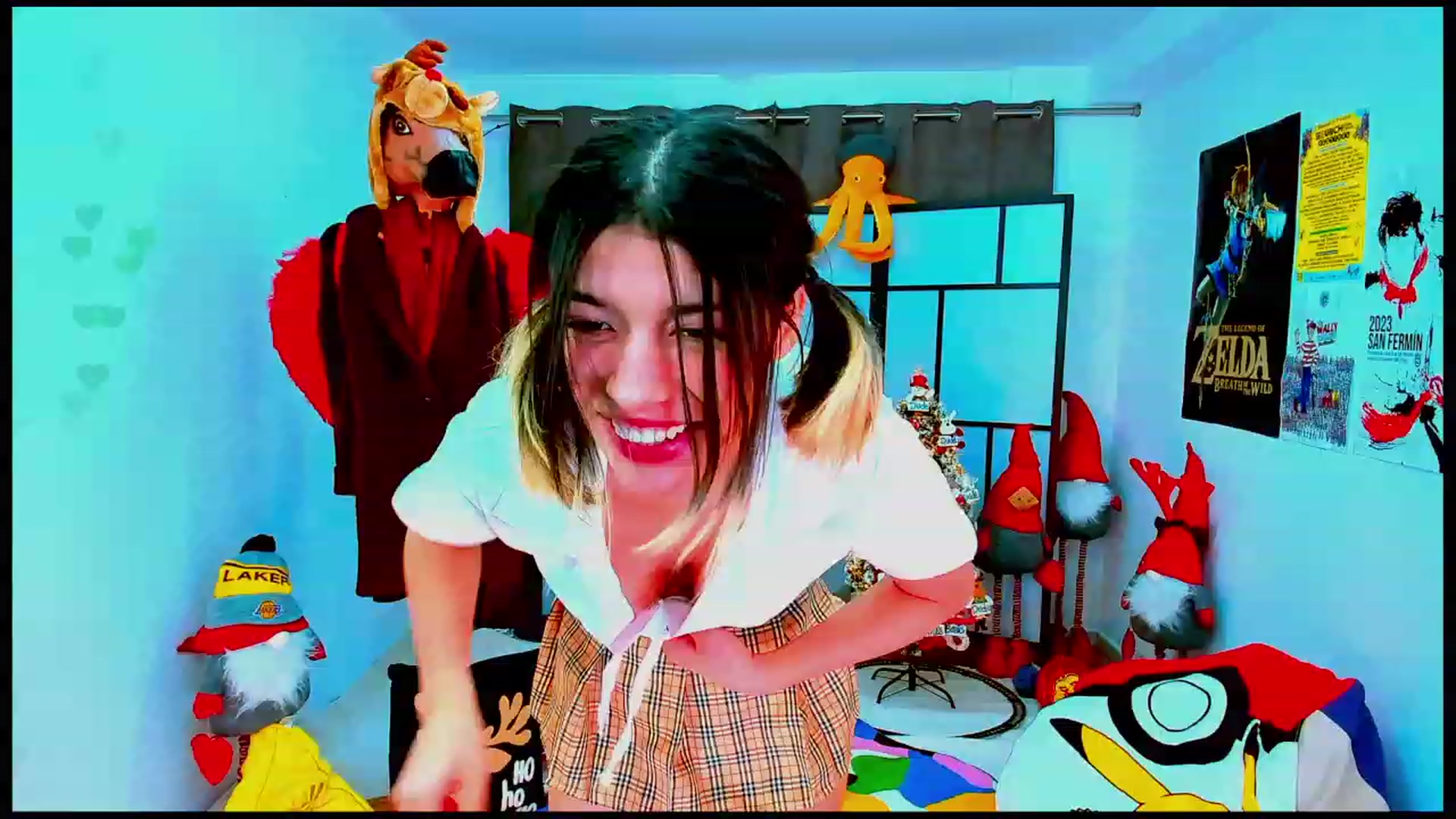 Gallery image thumbnail from Agostinha_Red's myfreecams stream on, 12/17/2023, 10:18 image 9 of 20