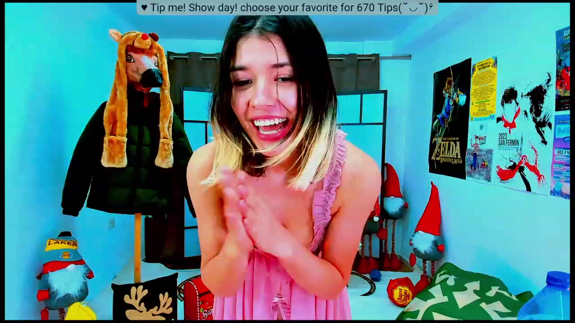 Gallery image thumbnail from Agostinha_Red's myfreecams stream on, 12/21/2023, 18:14 image 2 of 20