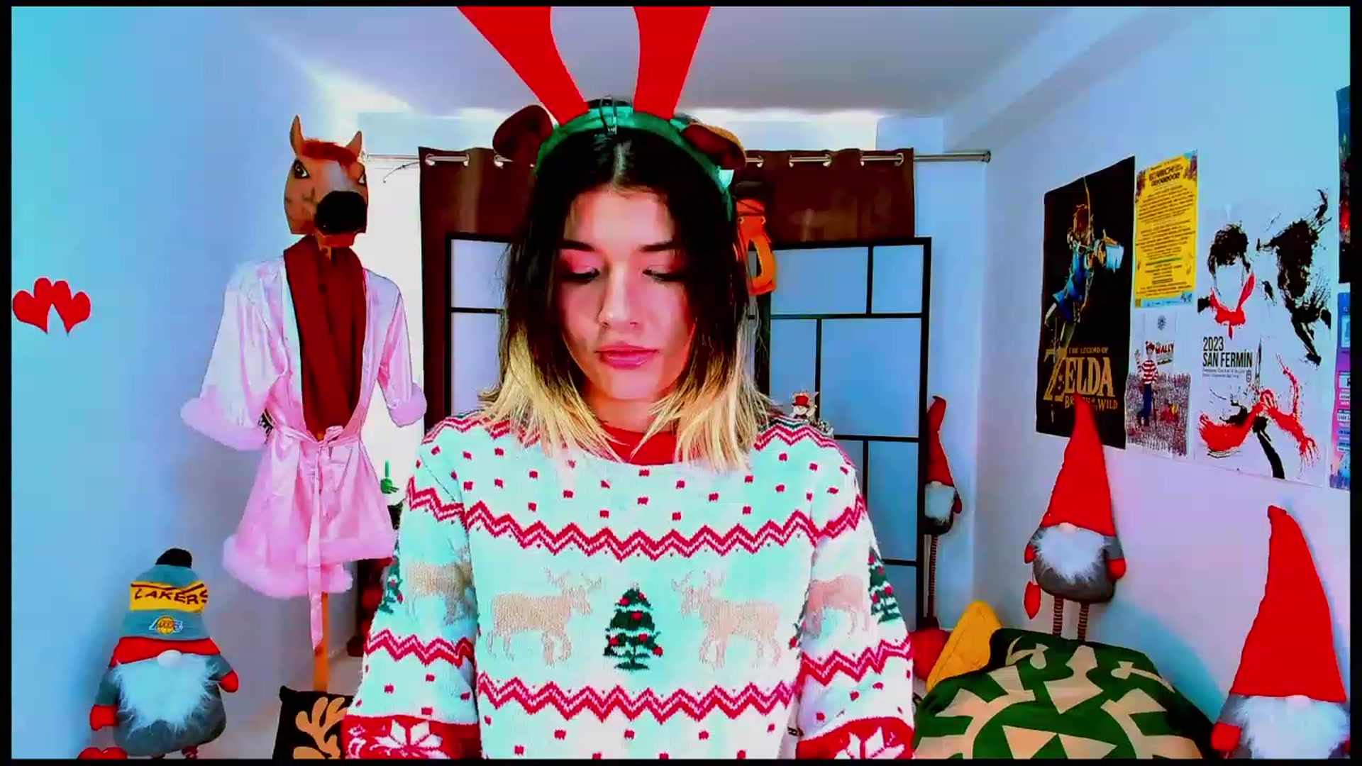 Gallery image thumbnail from Agostinha_Red's myfreecams stream on, 12/24/2023, 14:05 image 4 of 20