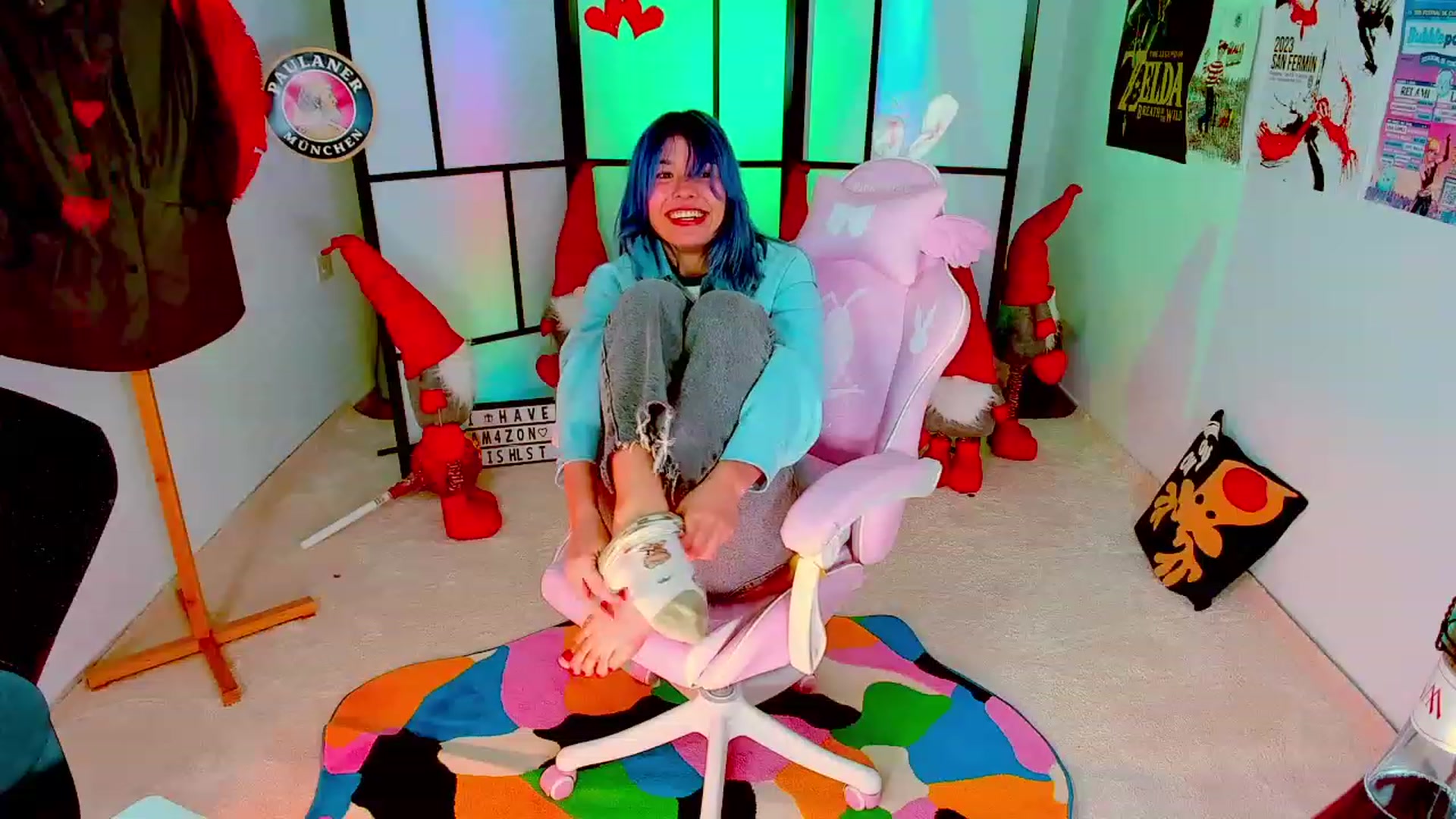 Gallery image thumbnail from Agostinha_Red's myfreecams stream on, 03/13/2024, 23:00 image 10 of 20