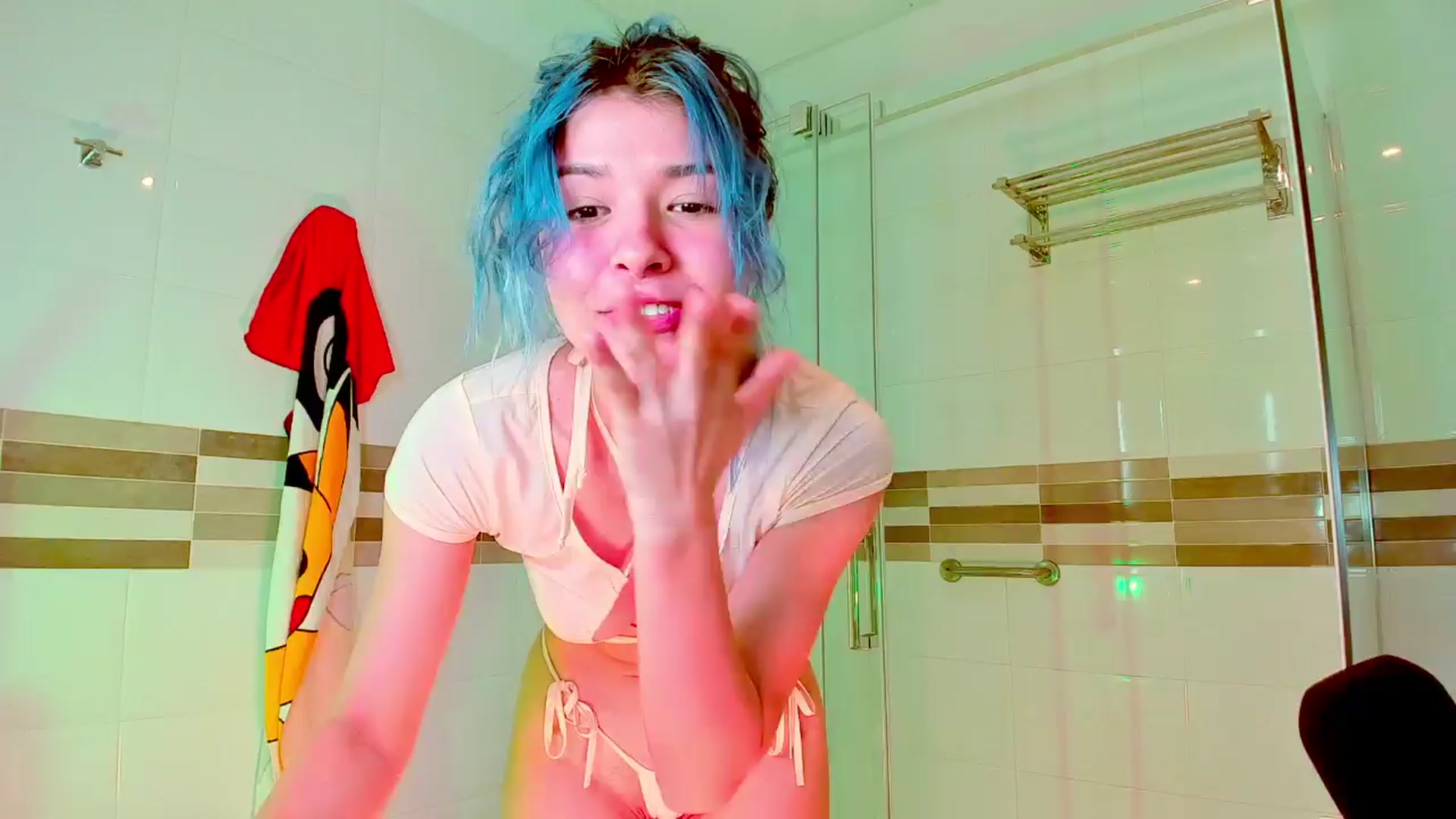 Gallery image thumbnail from Agostinha_Red's myfreecams stream on, 04/03/2024, 24:02 image 10 of 20