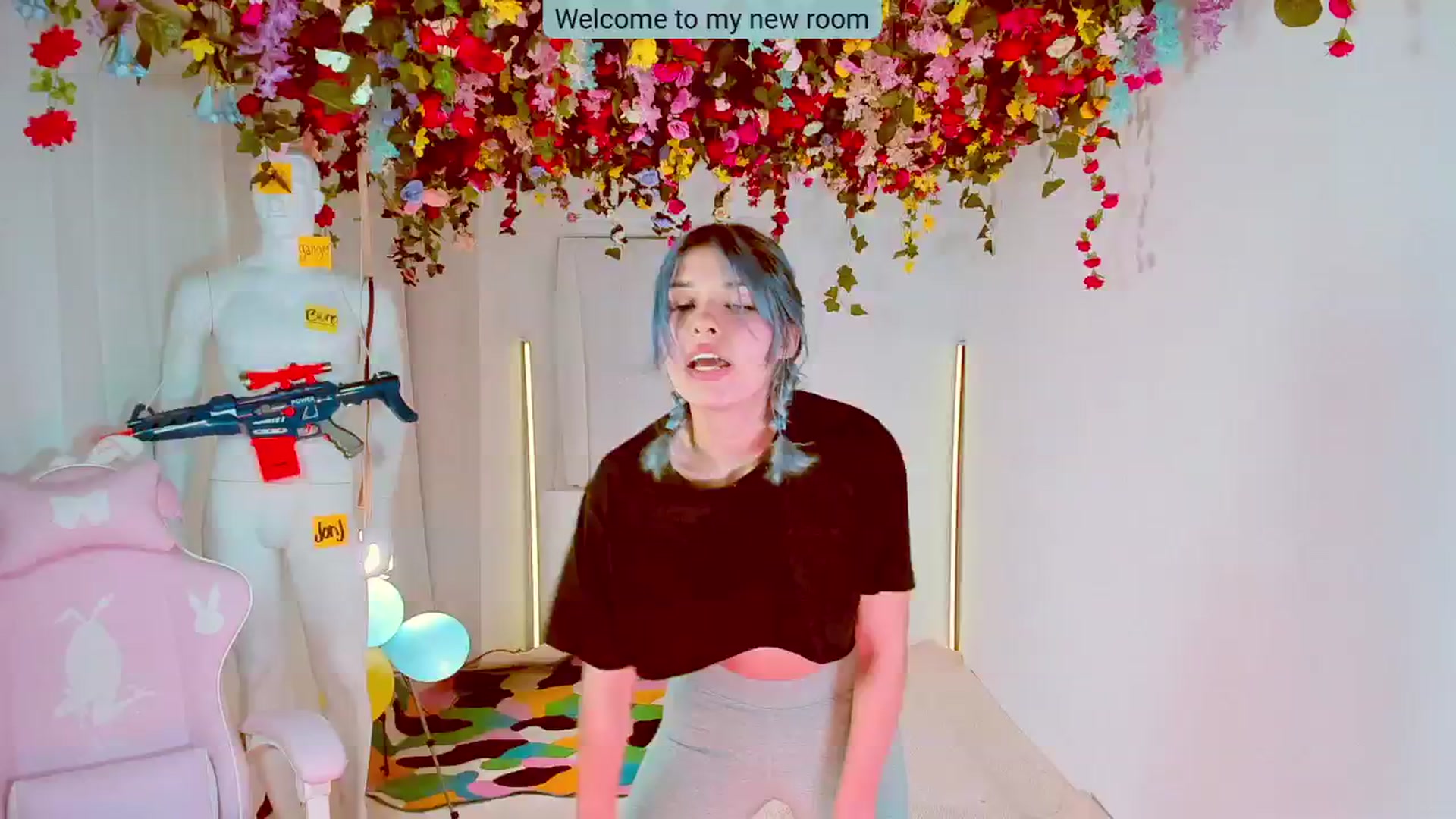 Gallery image thumbnail from Agostinha_Red's myfreecams stream on, 05/04/2024, 22:40 image 1 of 20