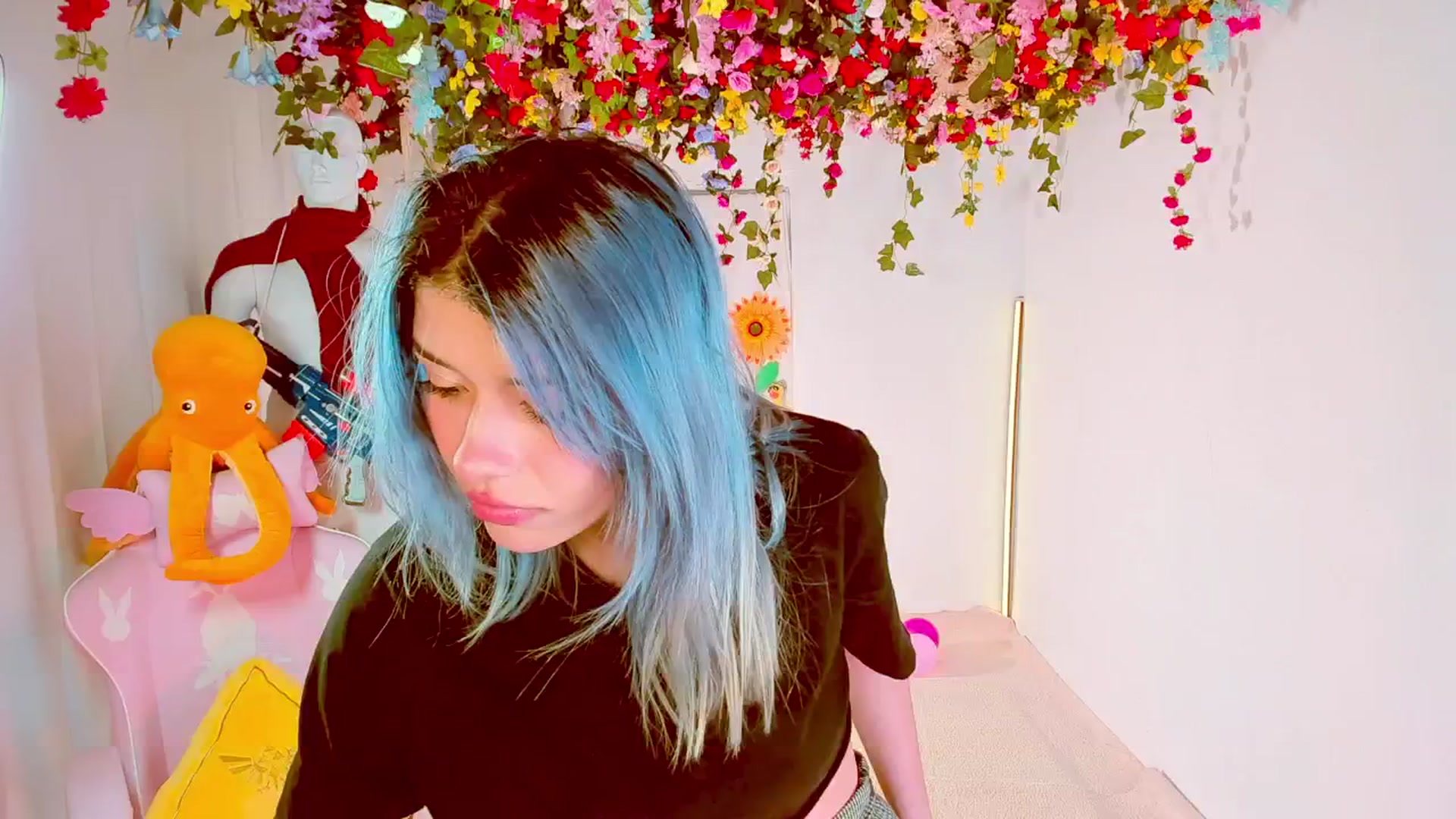 Gallery image thumbnail from Agostinha_Red's myfreecams stream on, 05/22/2024, 23:36 image 6 of 20
