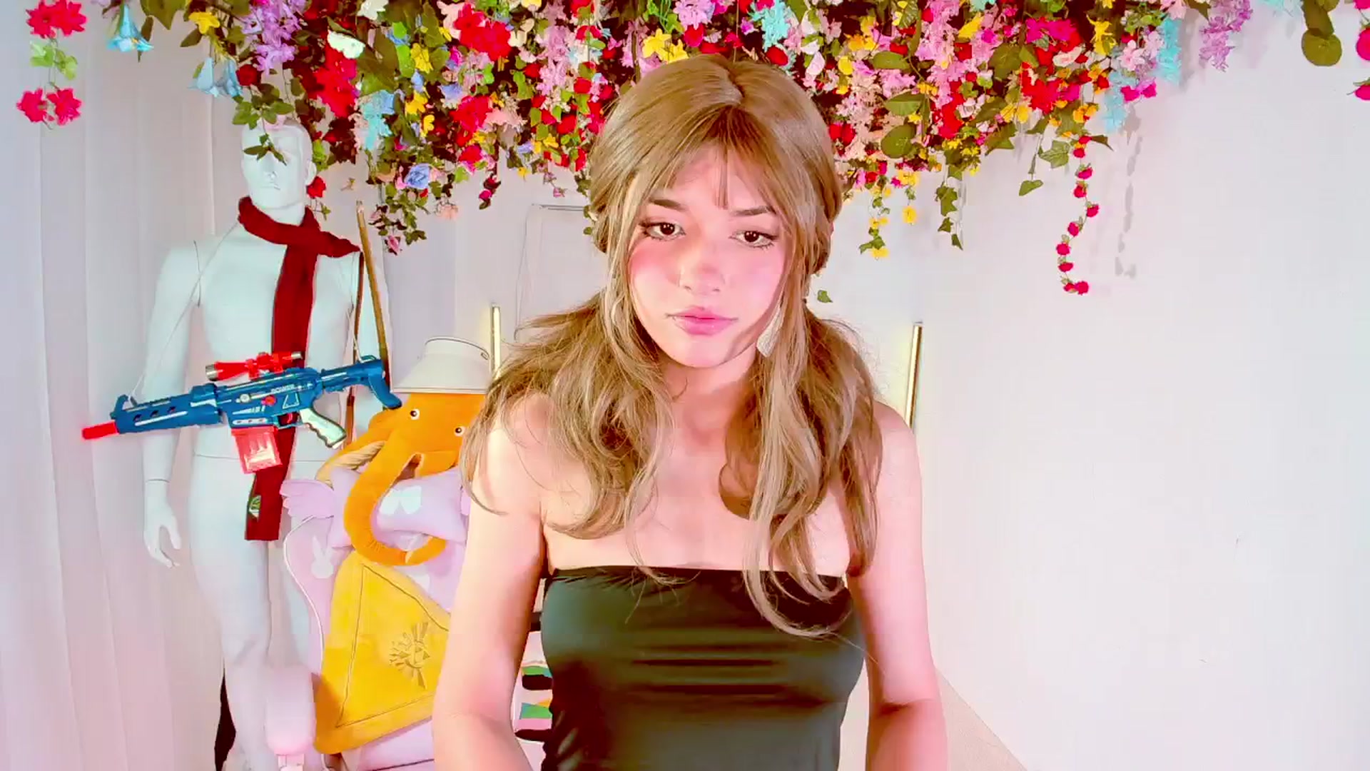 Gallery image thumbnail from Agostinha_Red's myfreecams stream on, 06/24/2024, 20:52 image 10 of 20