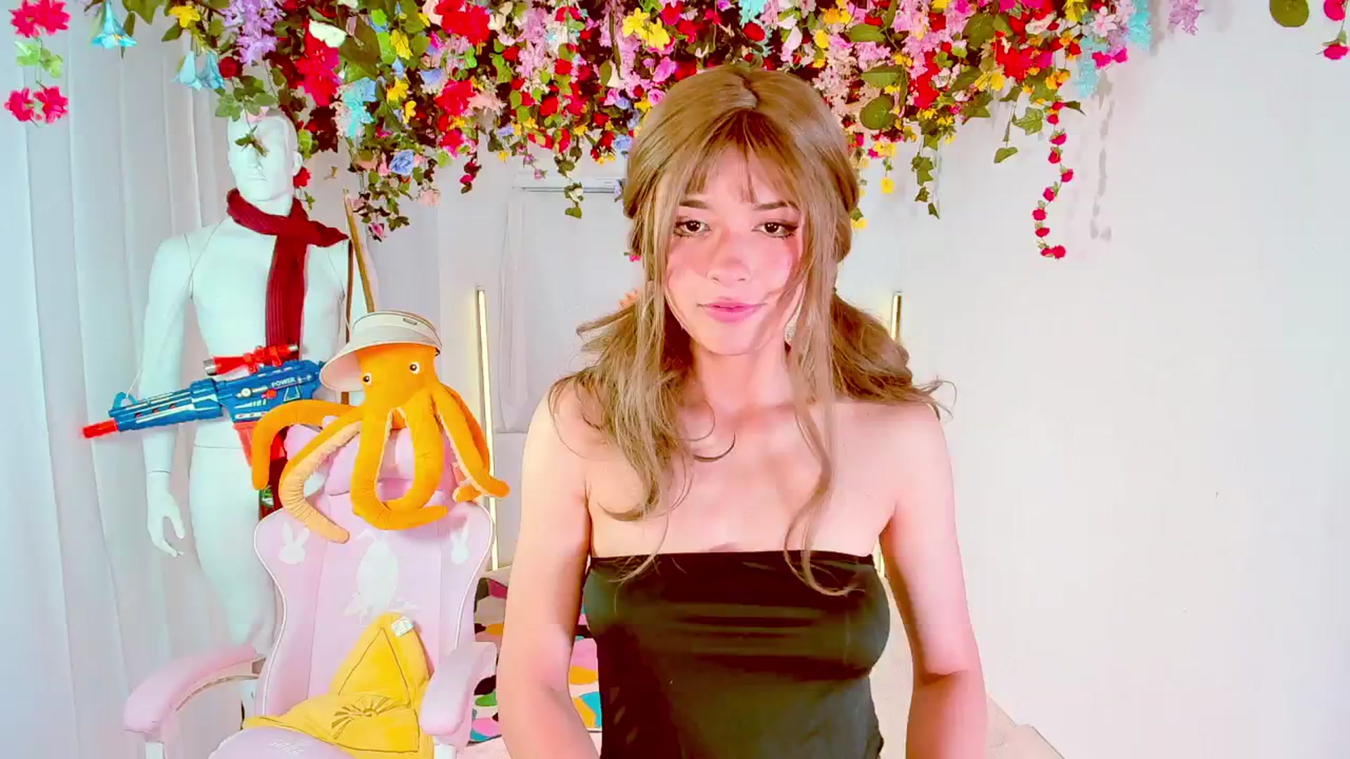 Gallery image thumbnail from Agostinha_Red's myfreecams stream on, 06/24/2024, 21:47 image 17 of 20