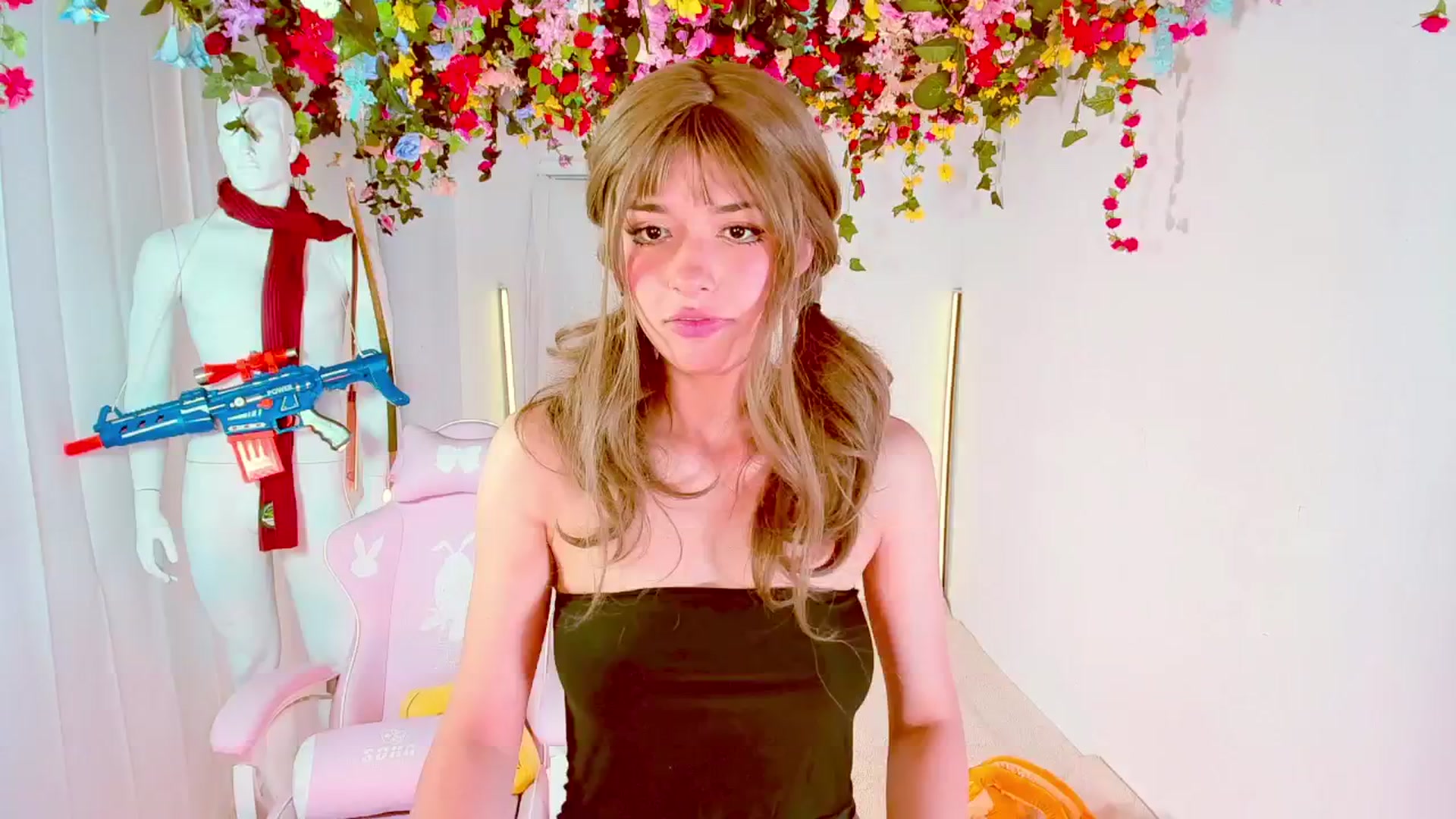 Gallery image thumbnail from Agostinha_Red's myfreecams stream on, 06/24/2024, 22:45 image 17 of 20