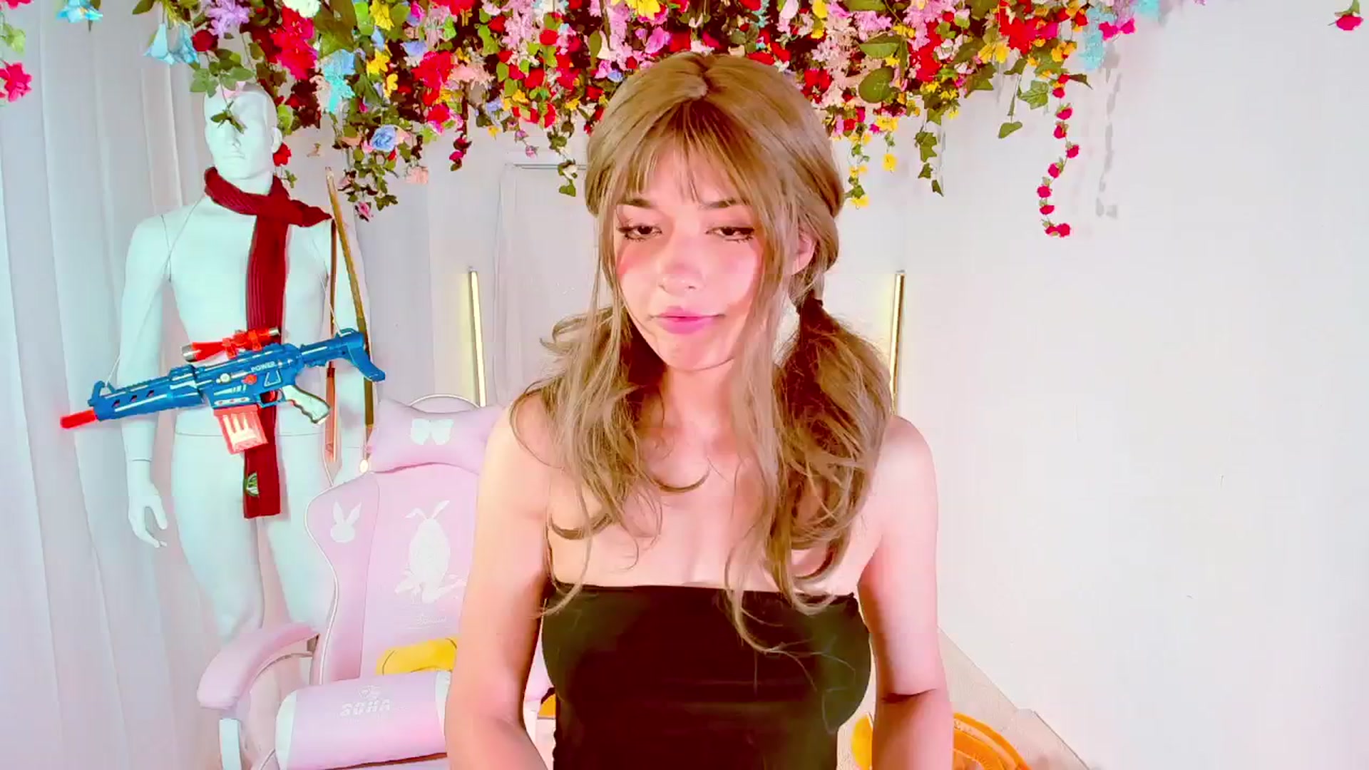 Gallery image thumbnail from Agostinha_Red's myfreecams stream on, 06/24/2024, 22:45 image 5 of 20