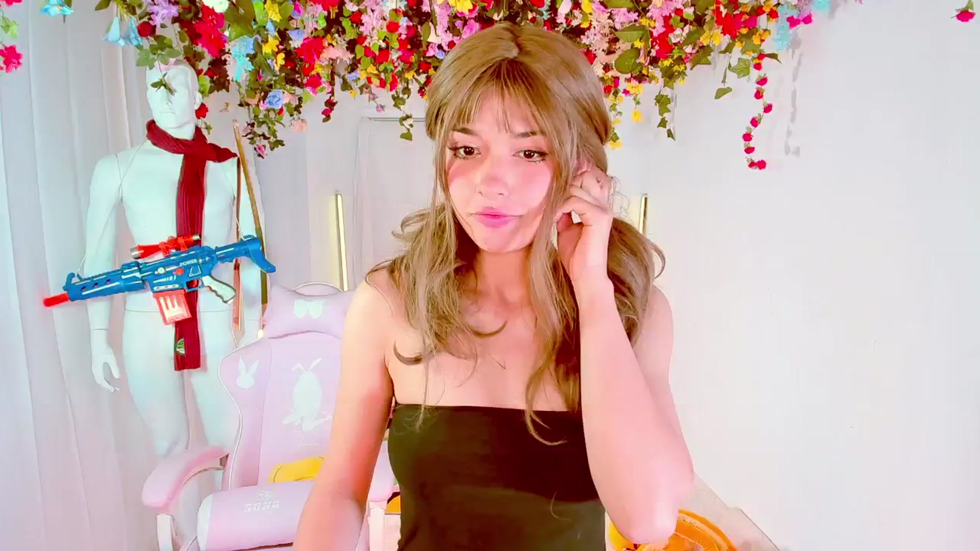 Gallery image thumbnail from Agostinha_Red's myfreecams stream on, 06/24/2024, 22:45 image 3 of 20