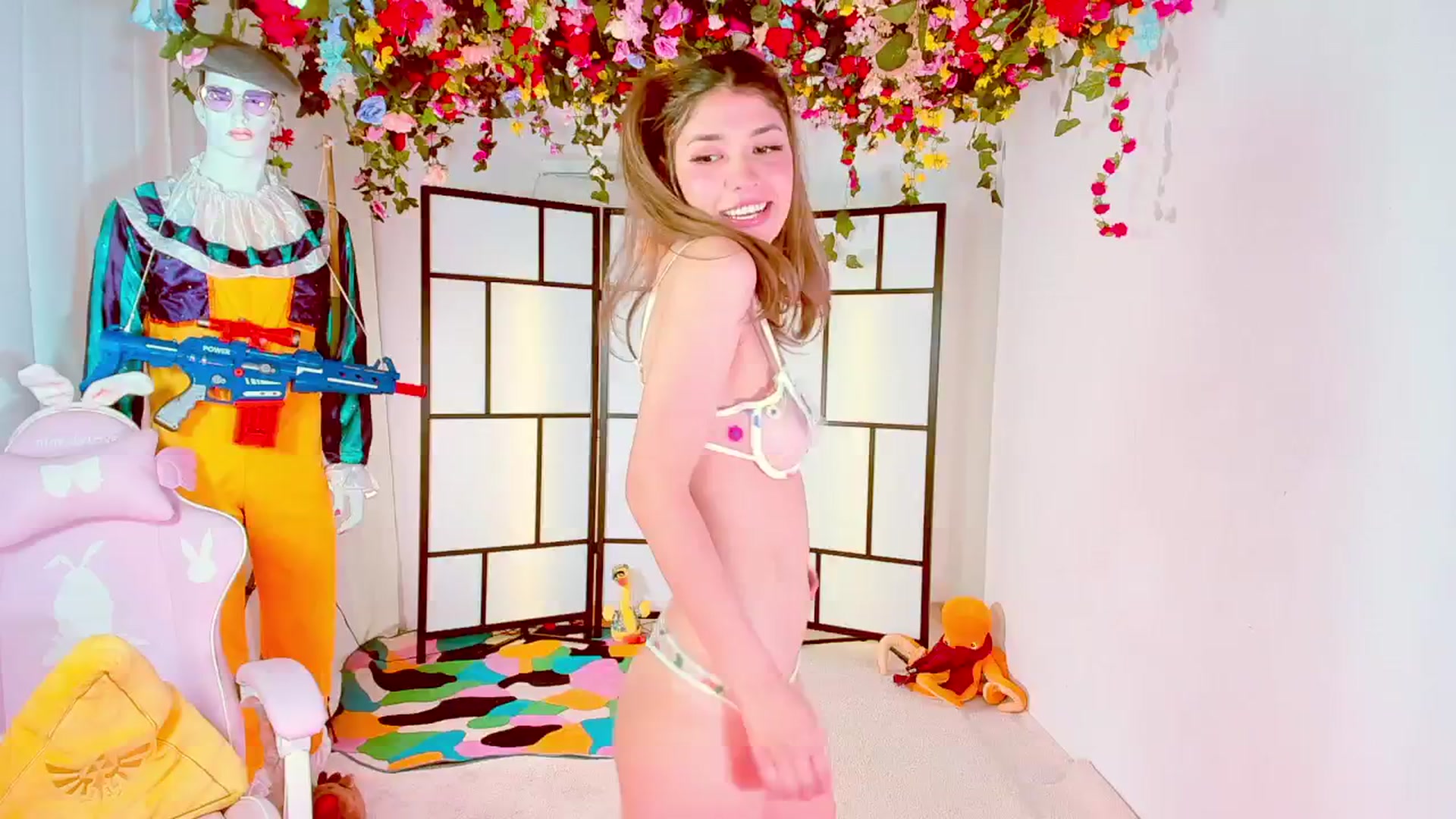 Gallery image thumbnail from Agostinha_Red's myfreecams stream on, 06/28/2024, 24:18 image 18 of 20