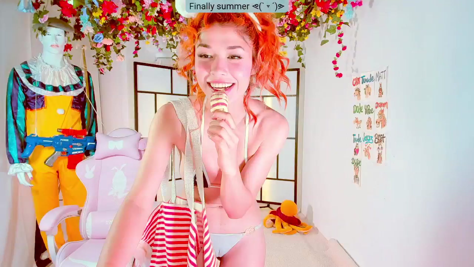 Gallery image thumbnail from Agostinha_Red's myfreecams stream on, 07/18/2024, 23:10 image 1 of 20