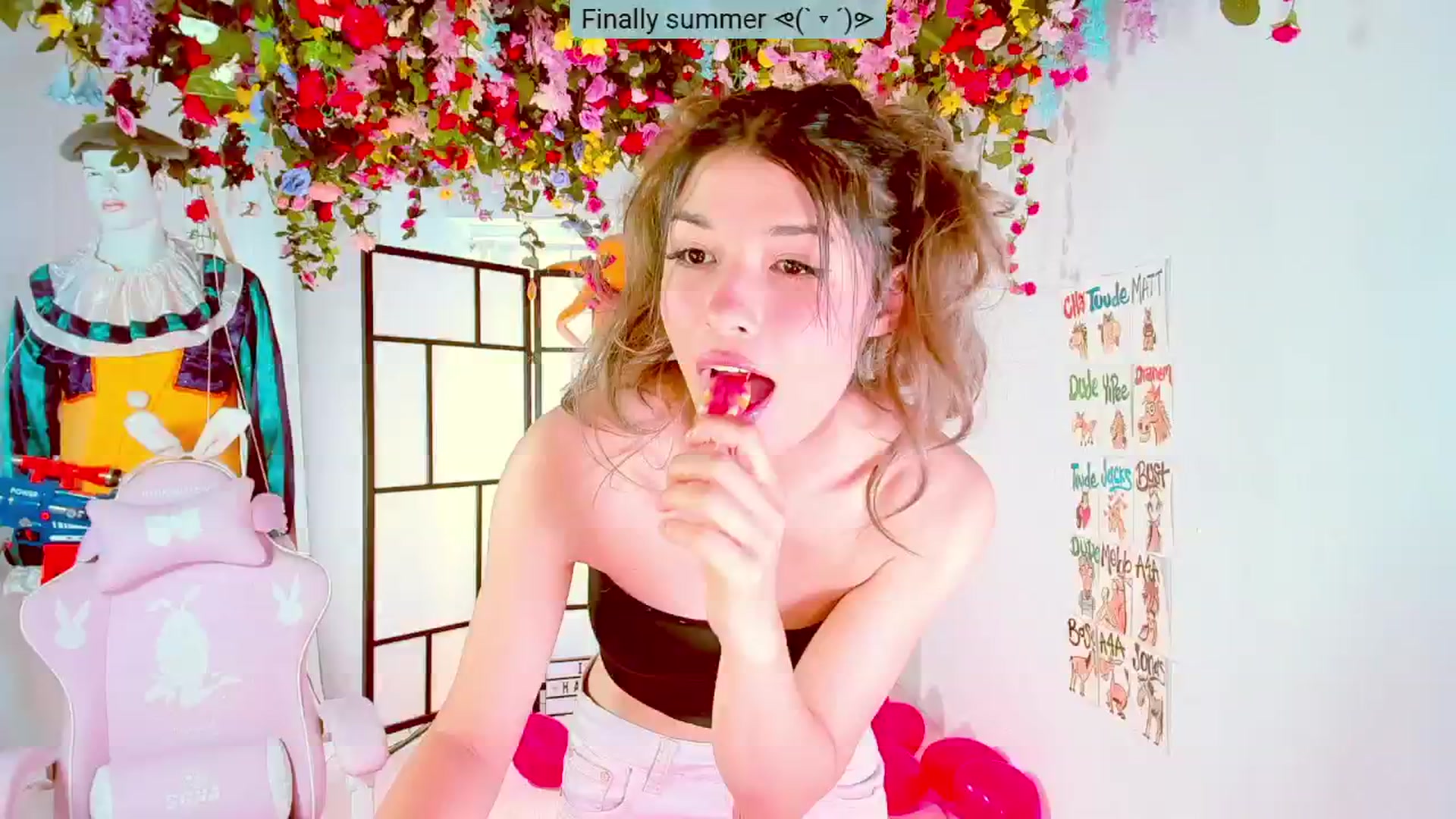 Gallery image thumbnail from Agostinha_Red's myfreecams stream on, 07/29/2024, 14:47 image 15 of 20