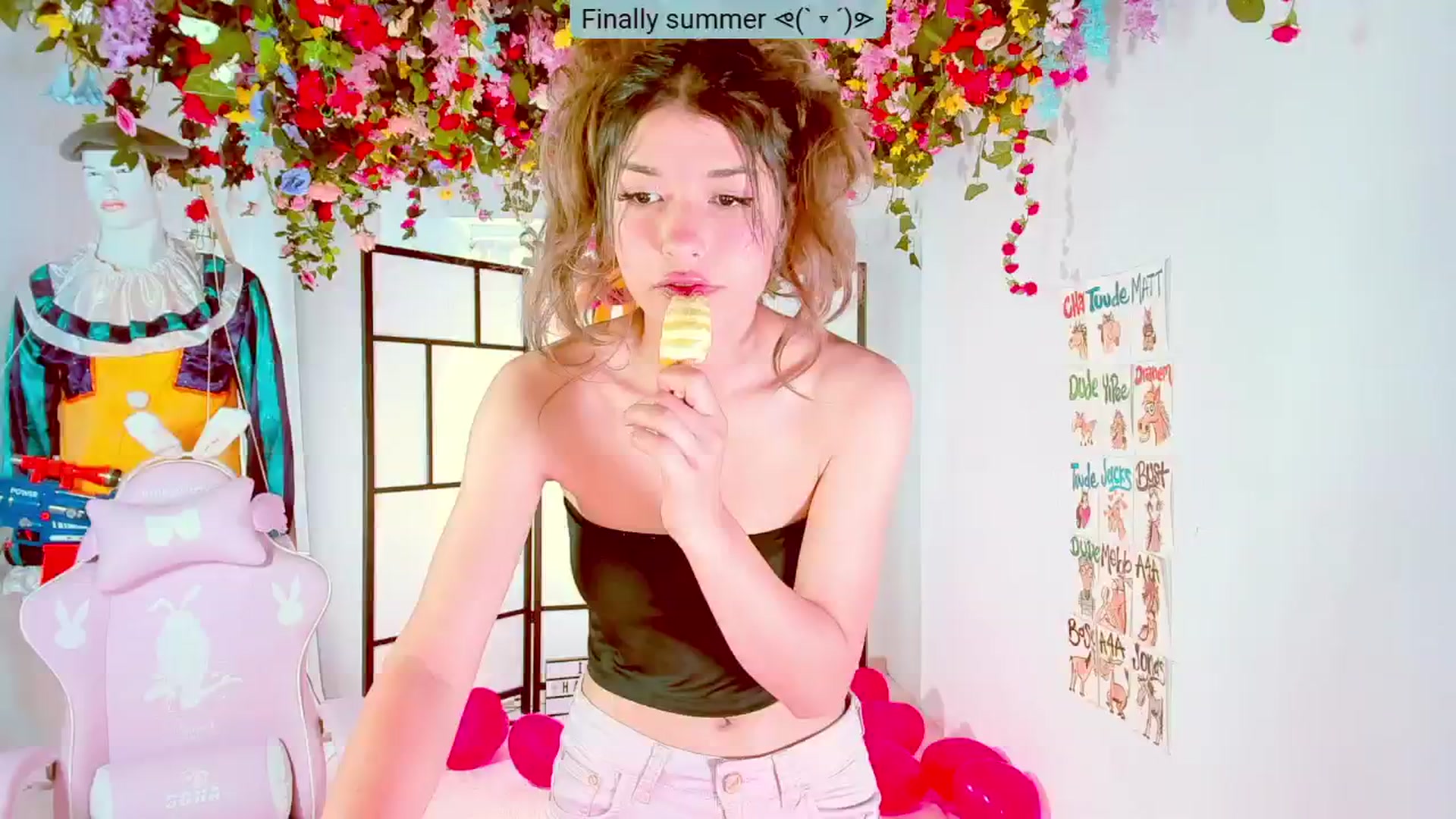 Gallery image thumbnail from Agostinha_Red's myfreecams stream on, 07/29/2024, 14:47 image 13 of 20