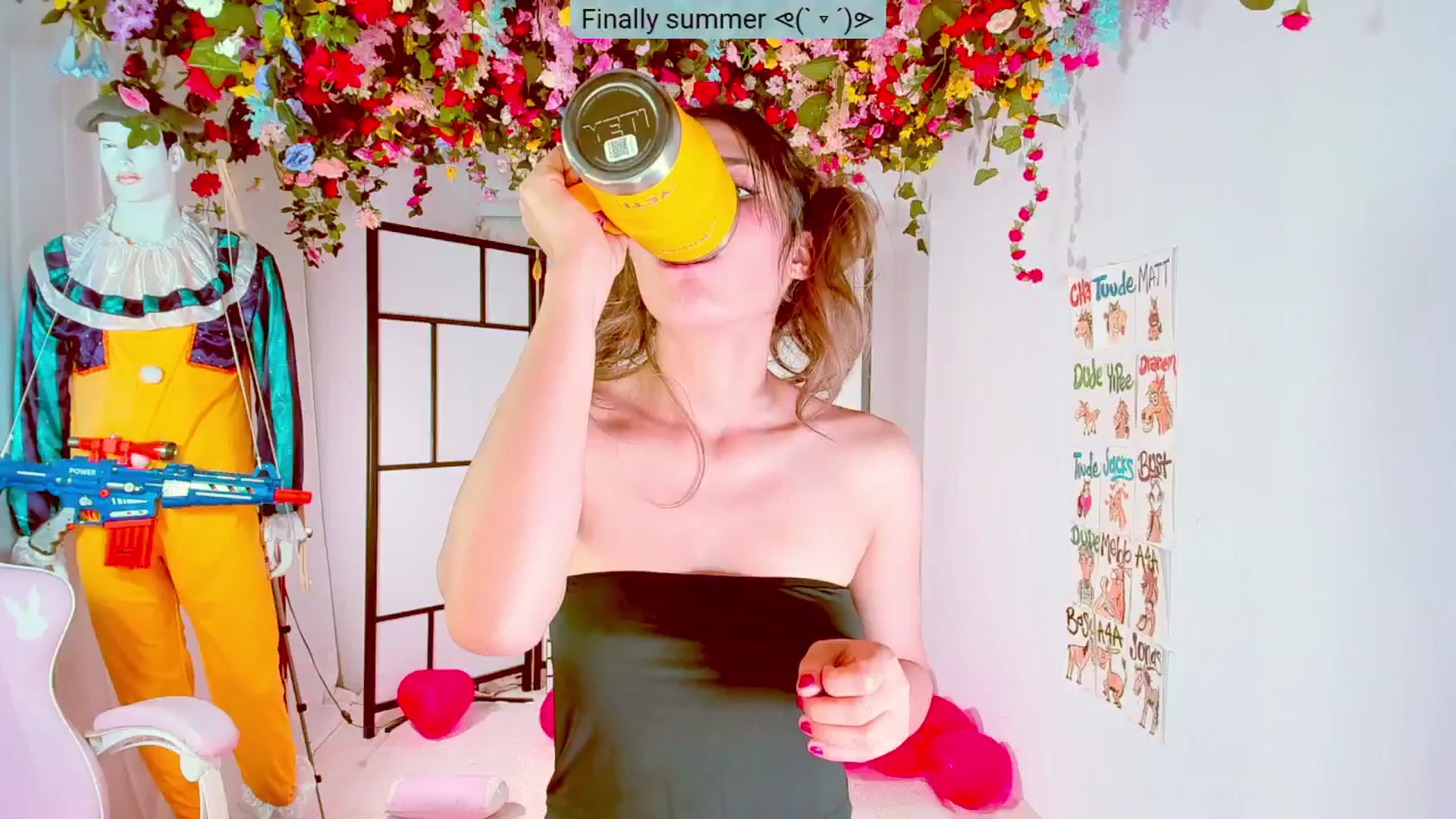 Gallery image thumbnail from Agostinha_Red's myfreecams stream on, 07/29/2024, 16:42 image 15 of 20