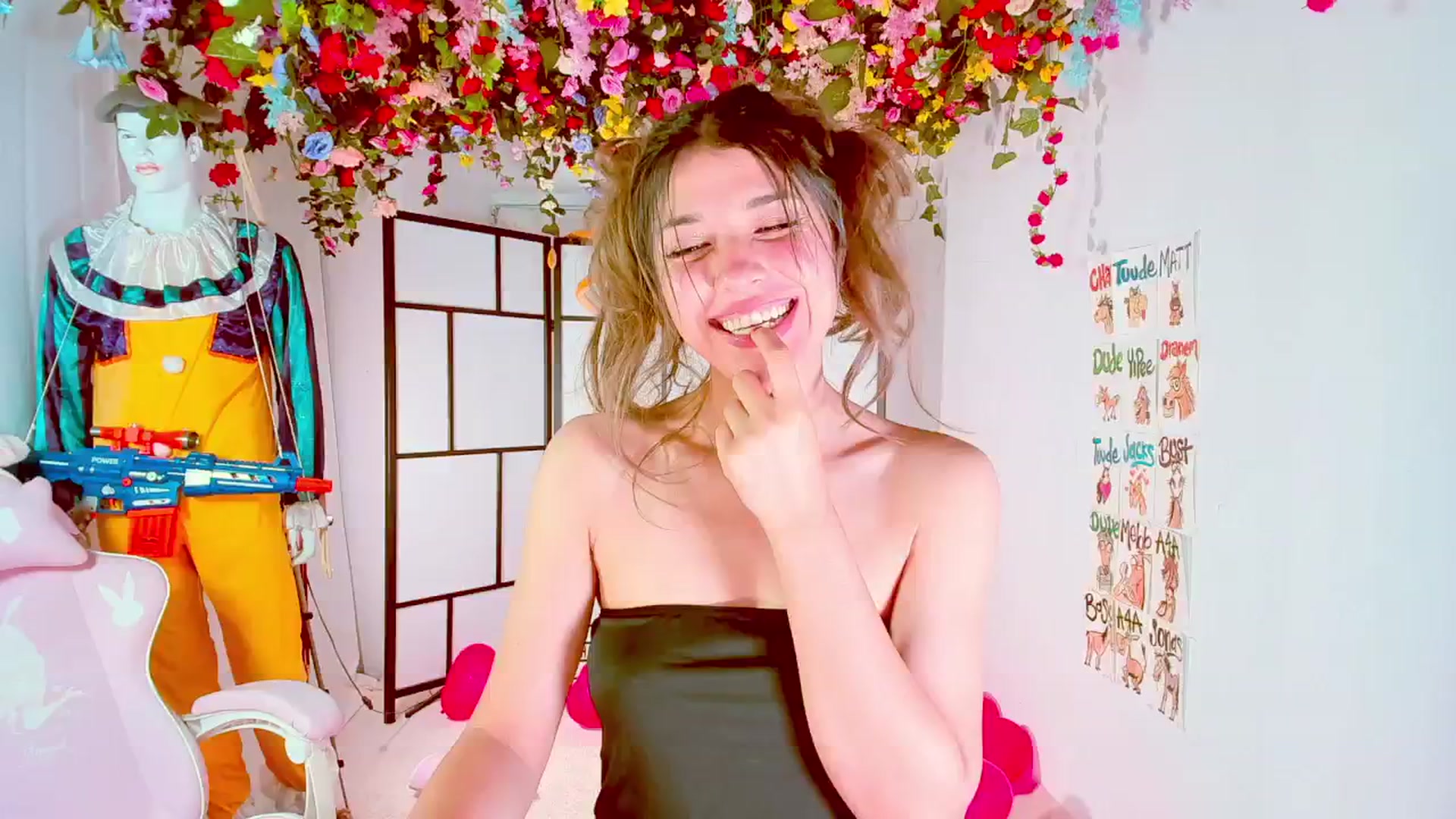Gallery image thumbnail from Agostinha_Red's myfreecams stream on, 07/29/2024, 18:33 image 3 of 20