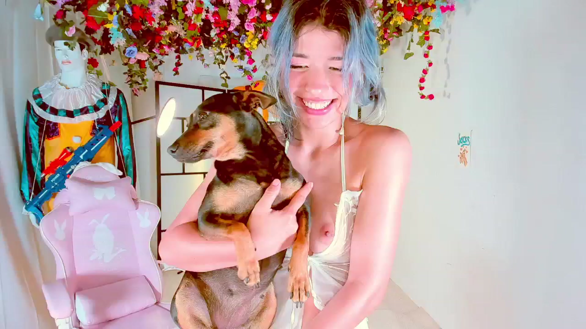 Gallery image thumbnail from Agostinha_Red's myfreecams stream on, 07/31/2024, 19:31 image 17 of 20