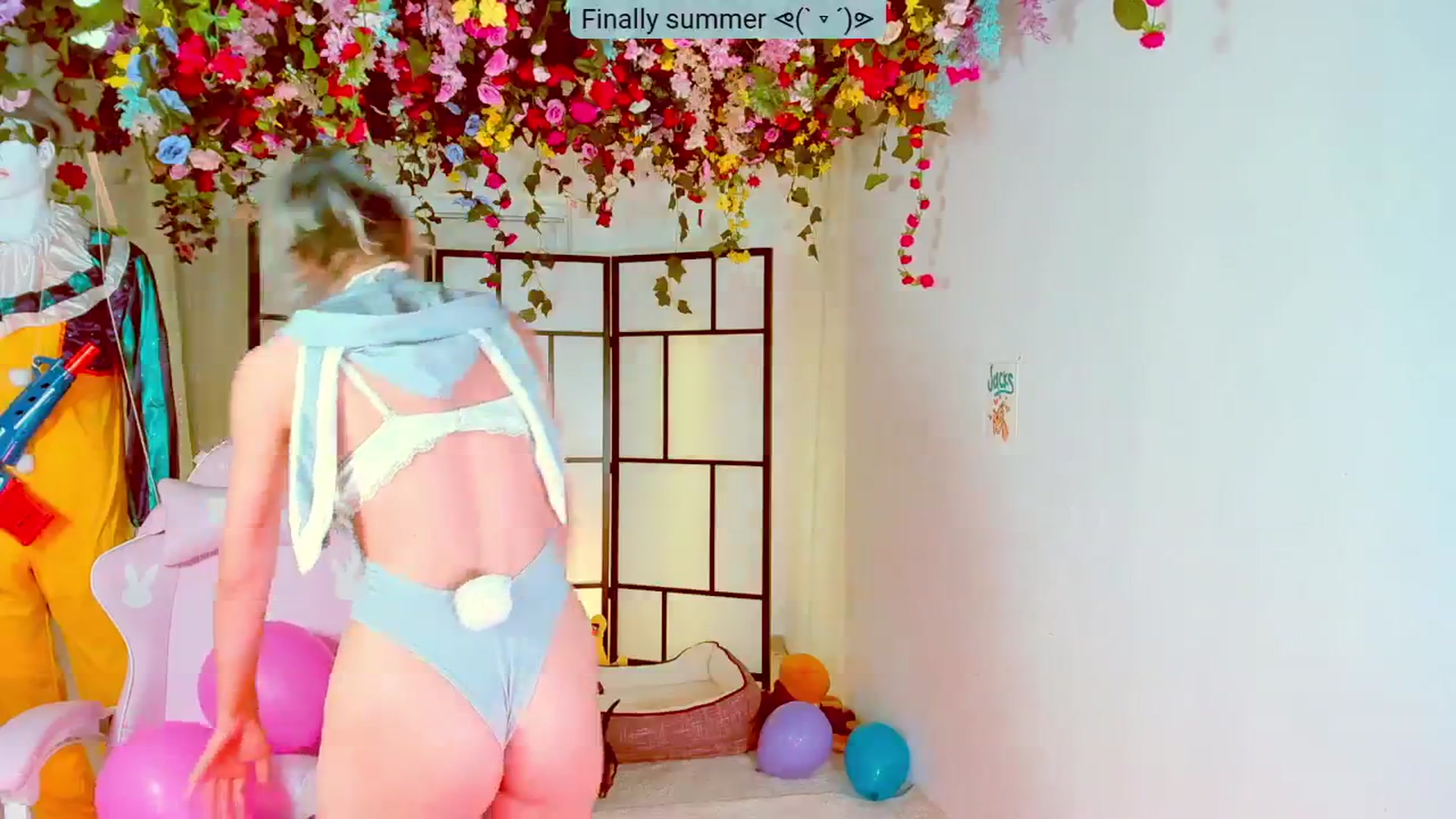 Gallery image thumbnail from Agostinha_Red's myfreecams stream on, 08/11/2024, 20:57 image 14 of 20