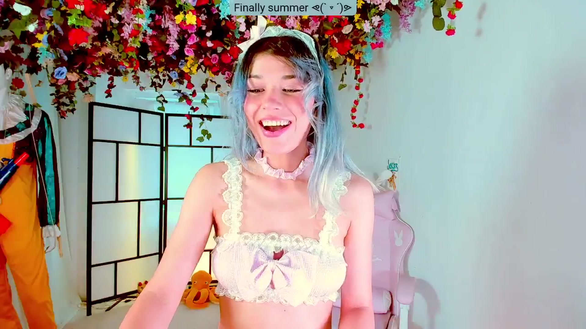 Gallery image thumbnail from Agostinha_Red's myfreecams stream on, 08/15/2024, 18:43 image 11 of 20